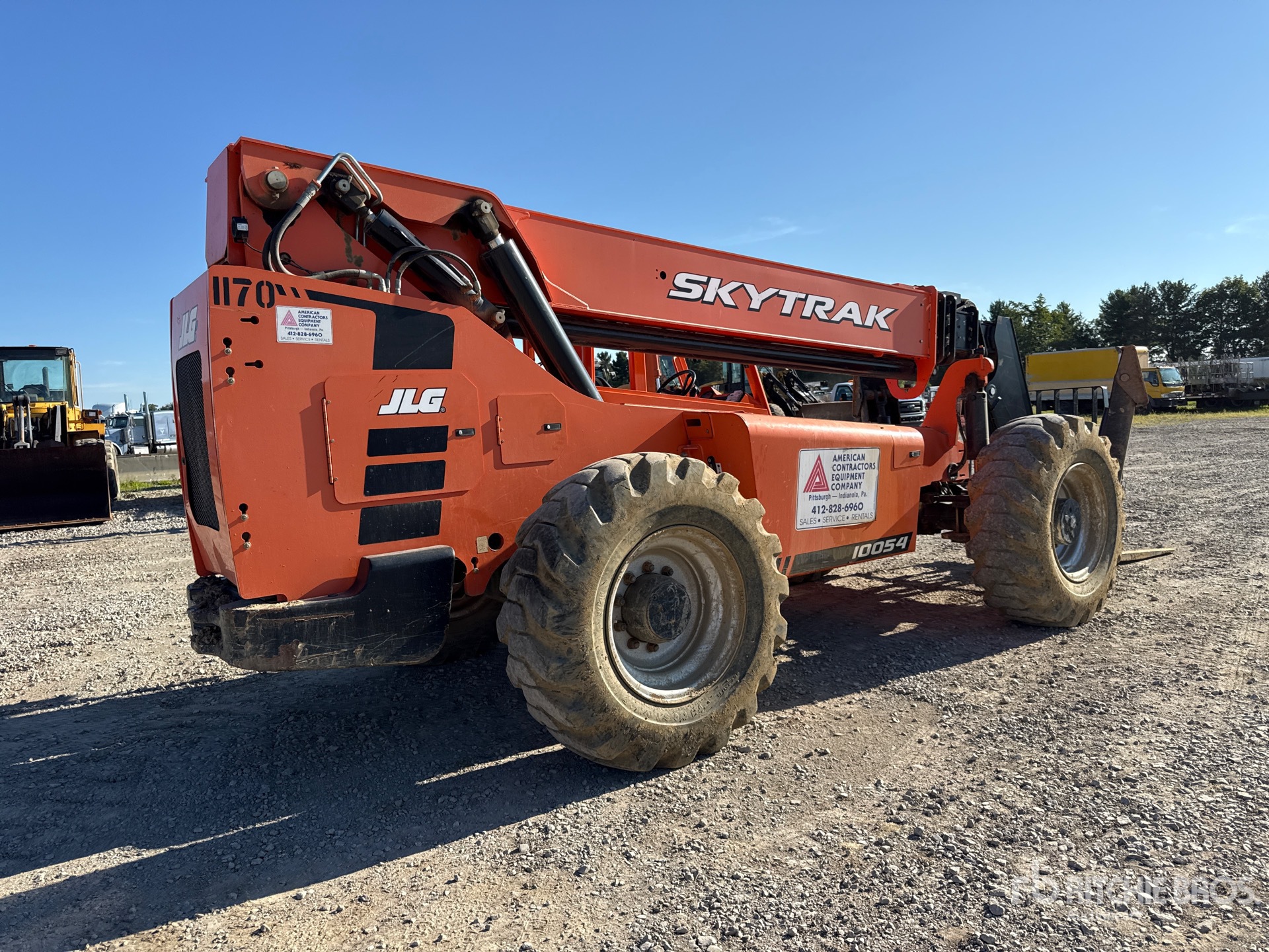 General Appearance with Picture, Right Rear Corner