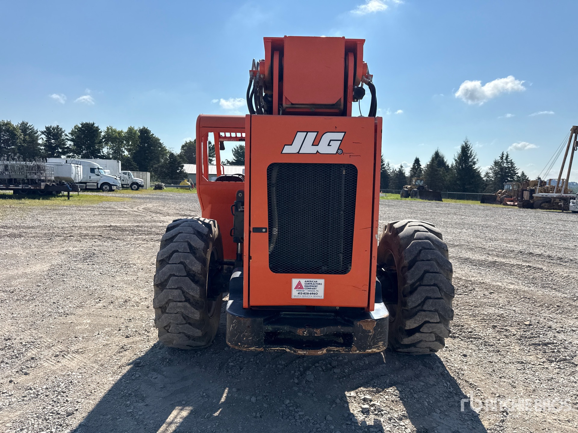 2019 JLG 10054
