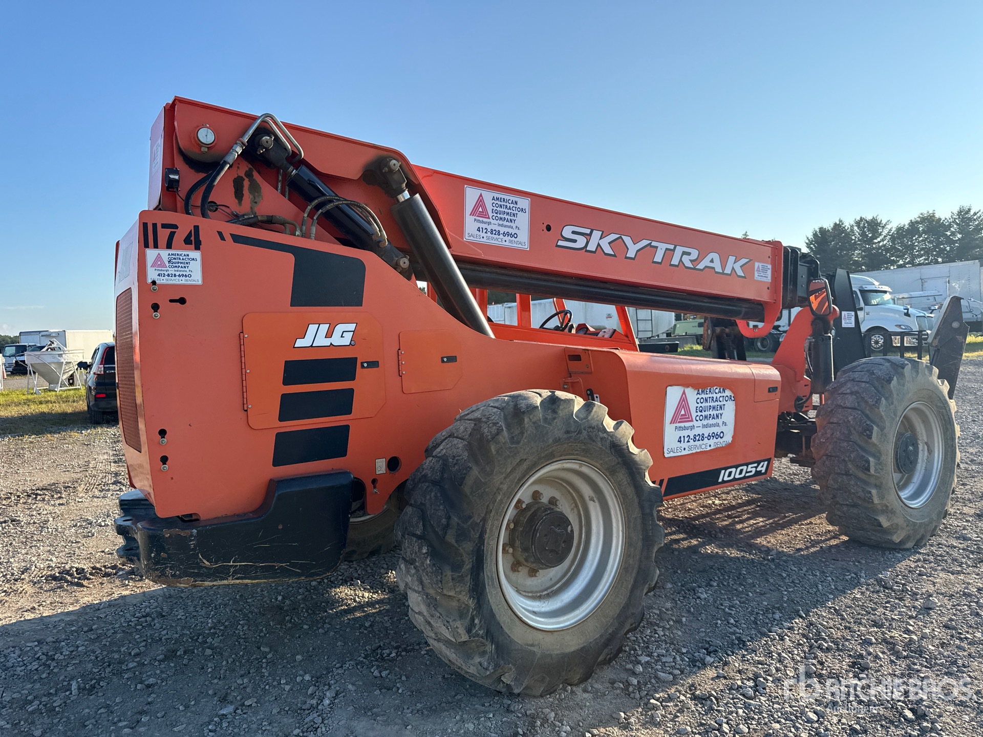 General Appearance with Picture, Right Rear Corner