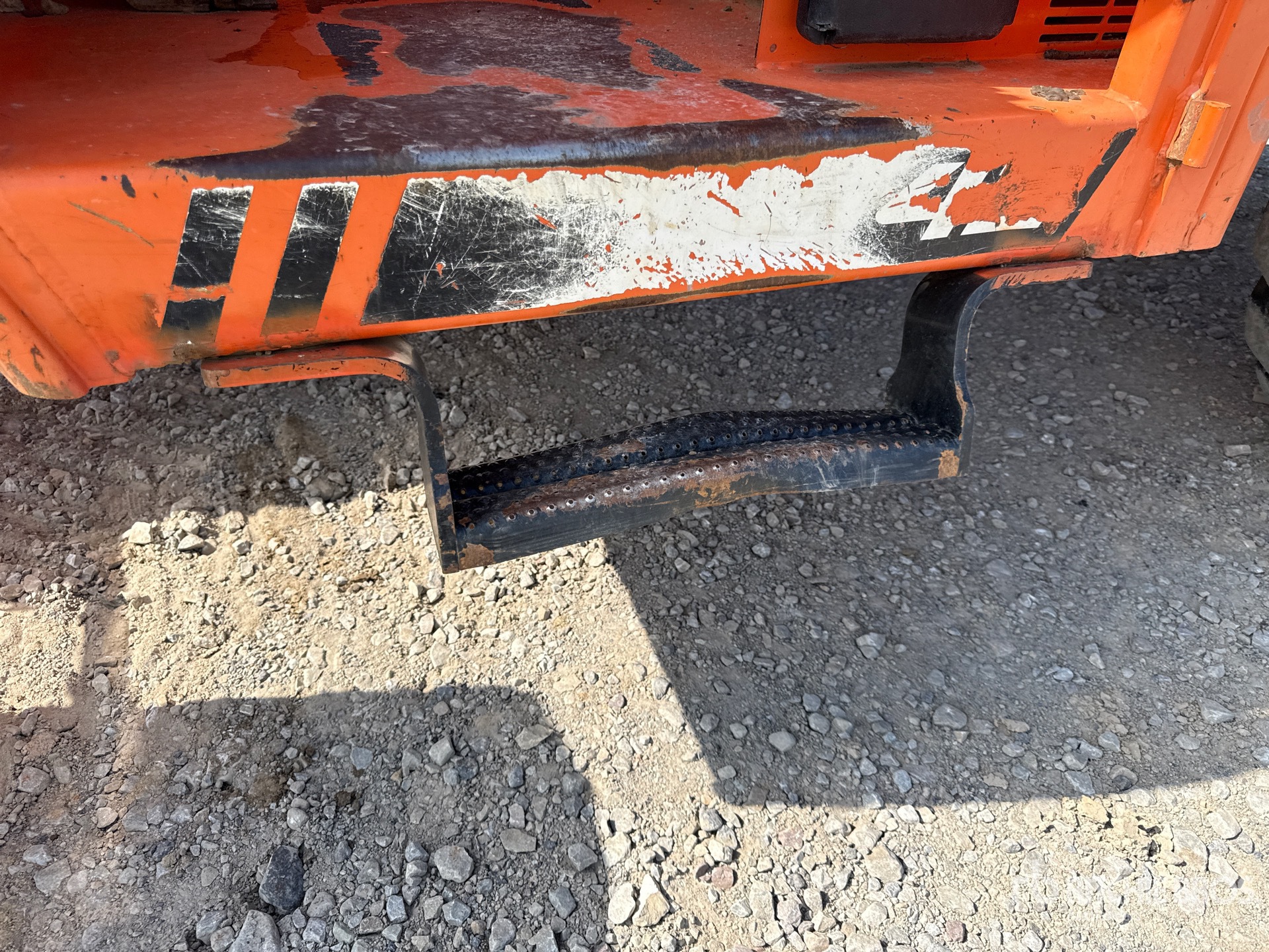 2016 JLG 8042