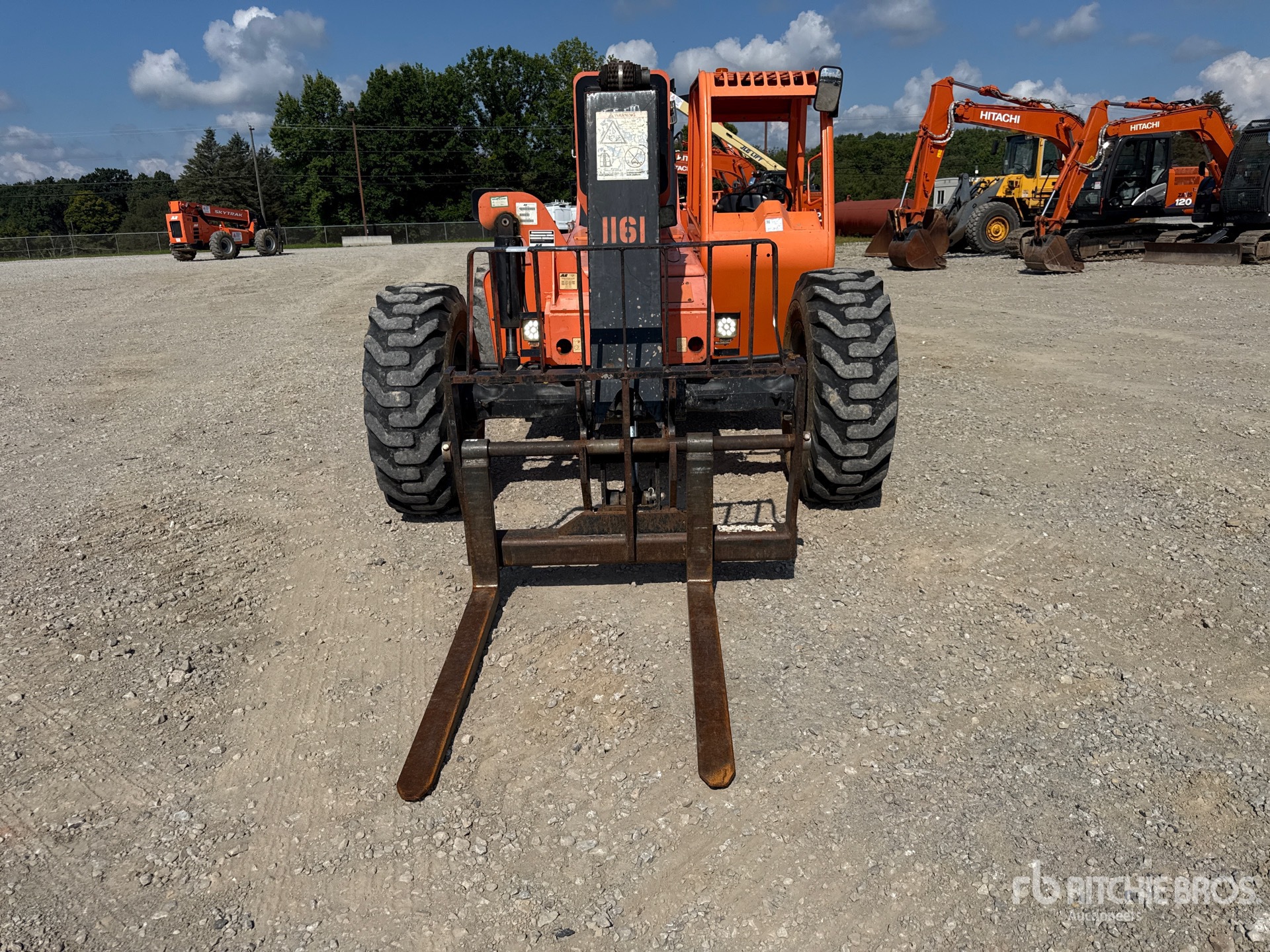 2016 JLG 8042