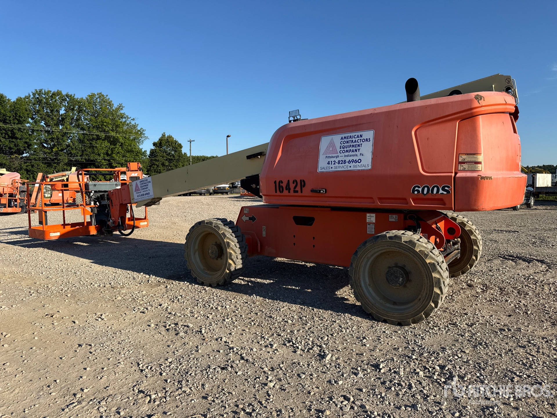 2019 JLG 600S