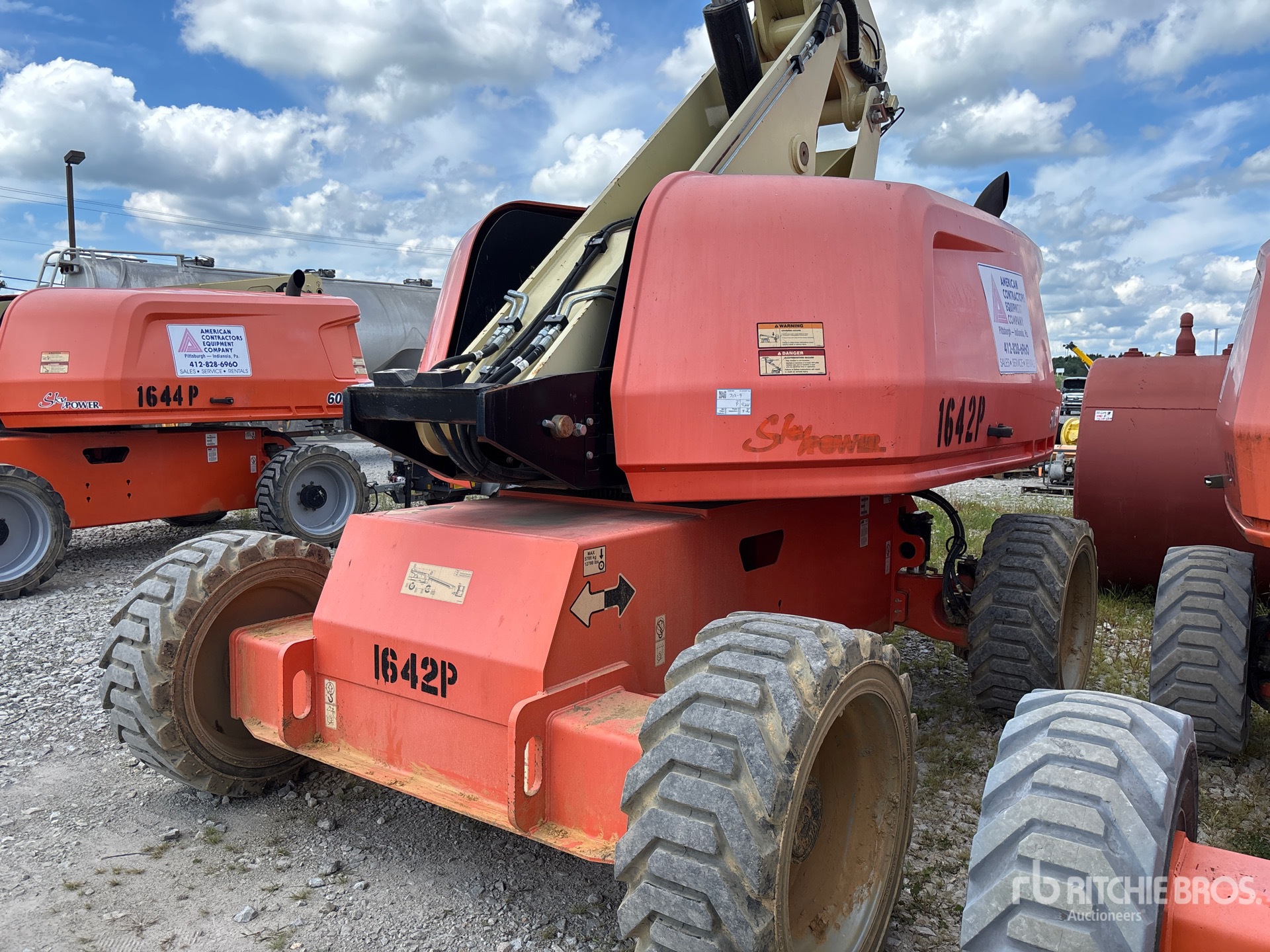 2019 JLG 600S