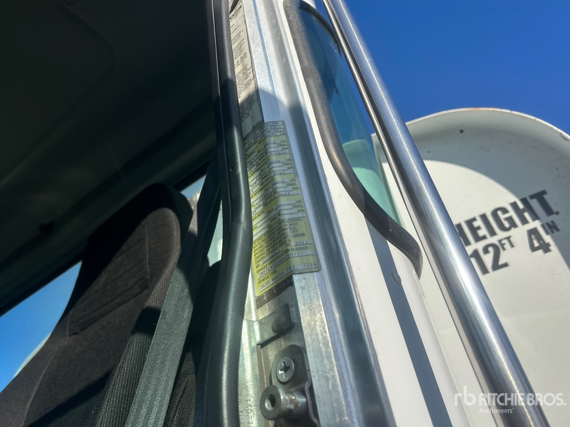 2013 Peterbilt 348