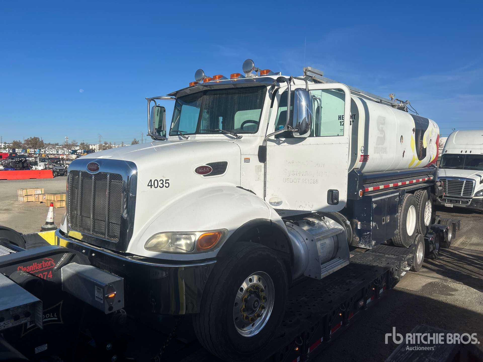 2013 Peterbilt 348