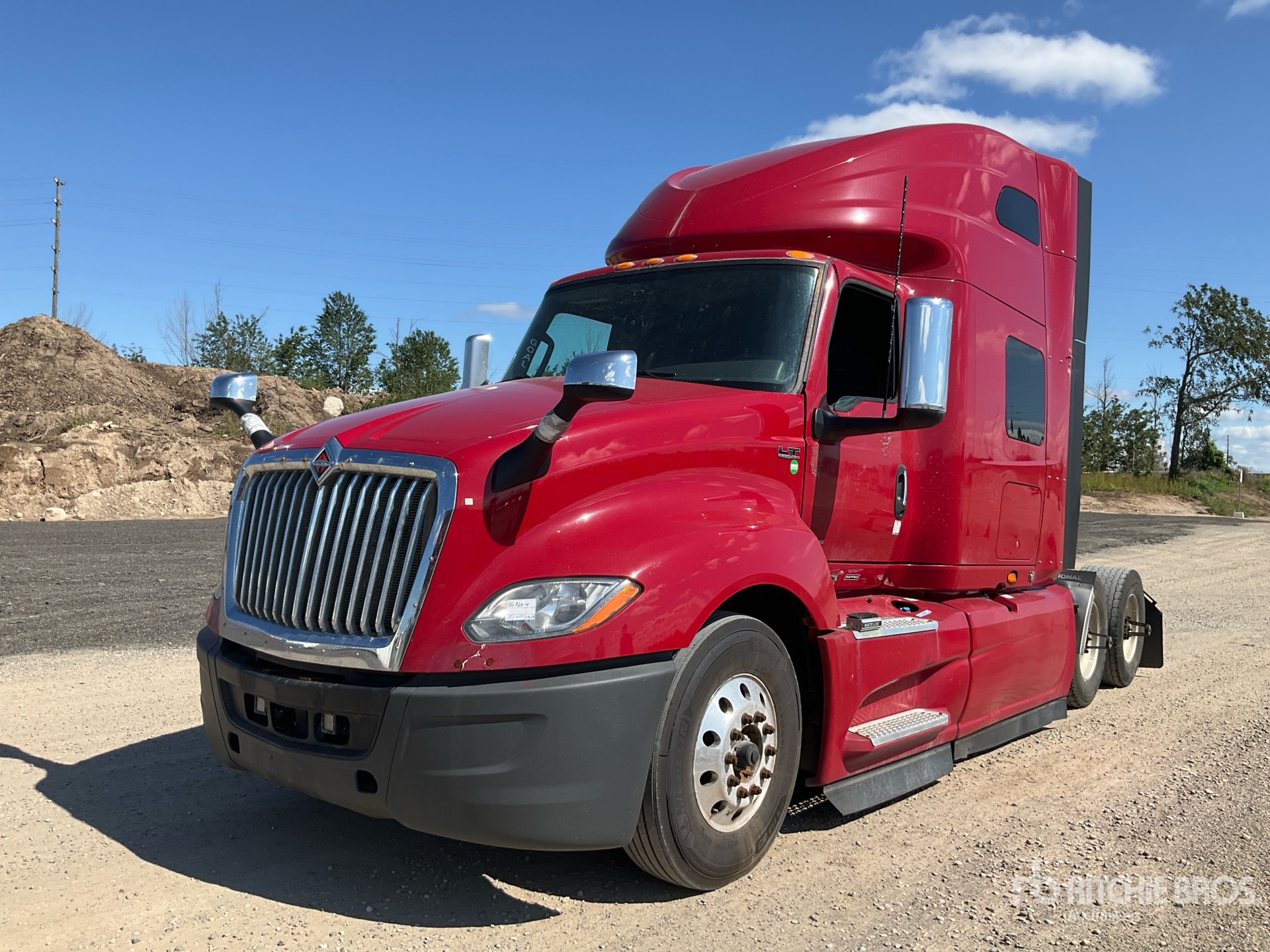 2022 International LT625