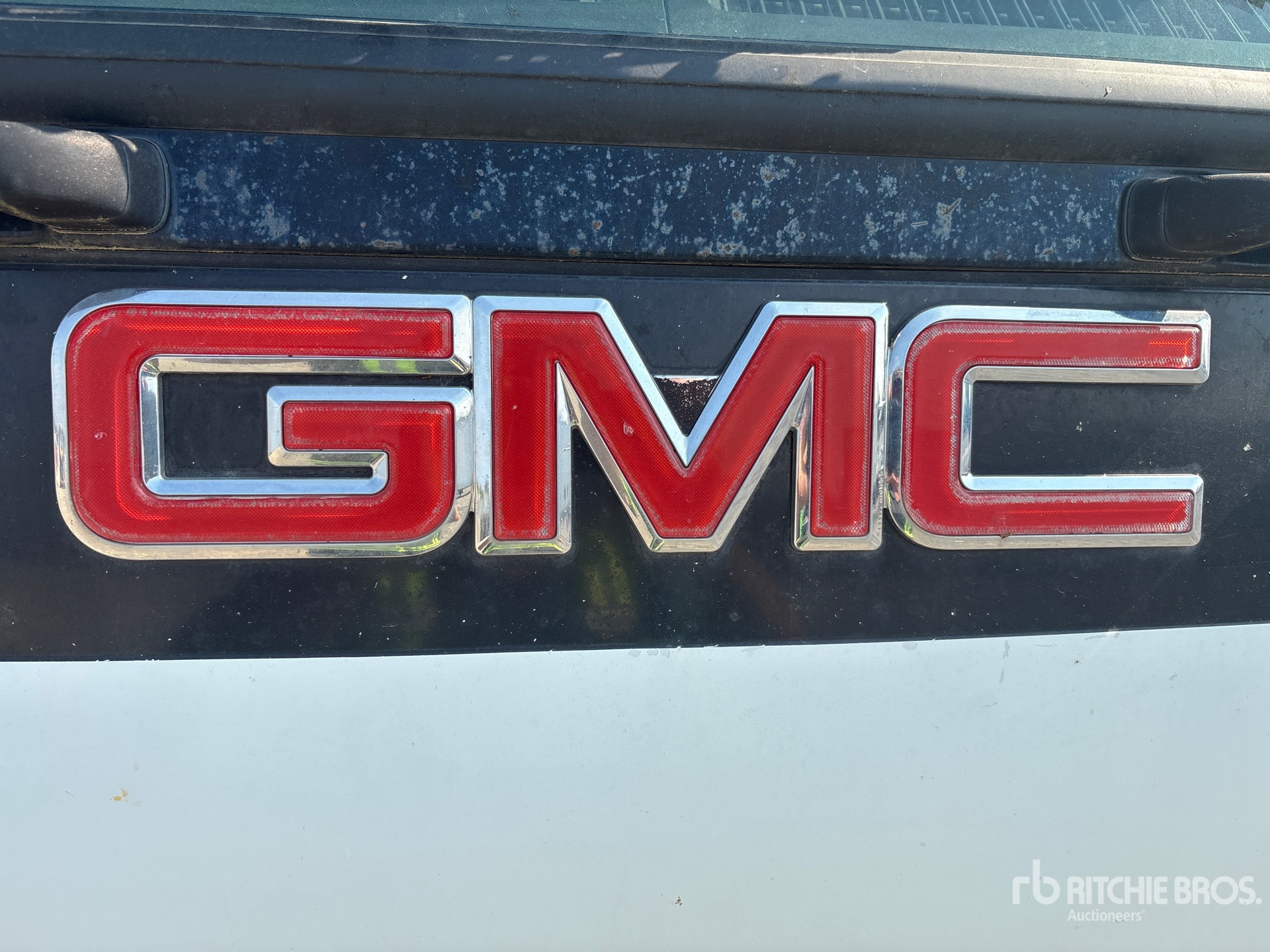 2001 GMC T7500