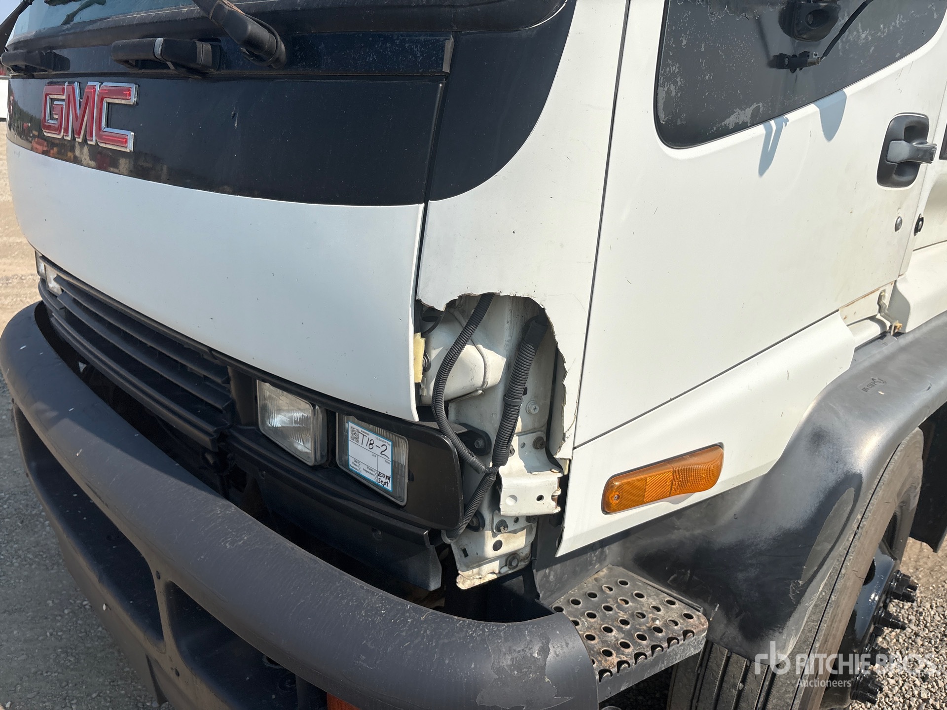2001 GMC T7500