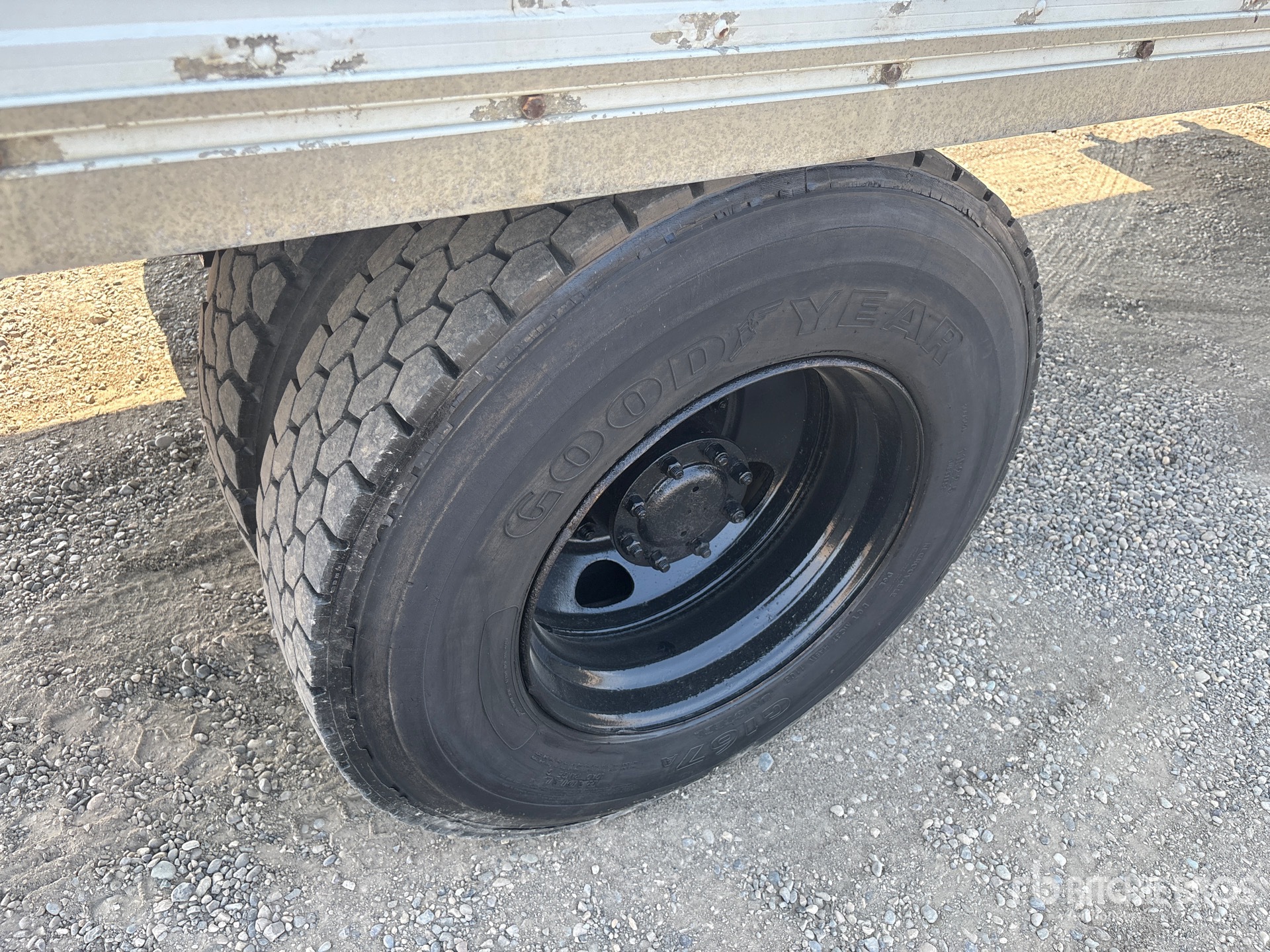 2001 GMC T7500