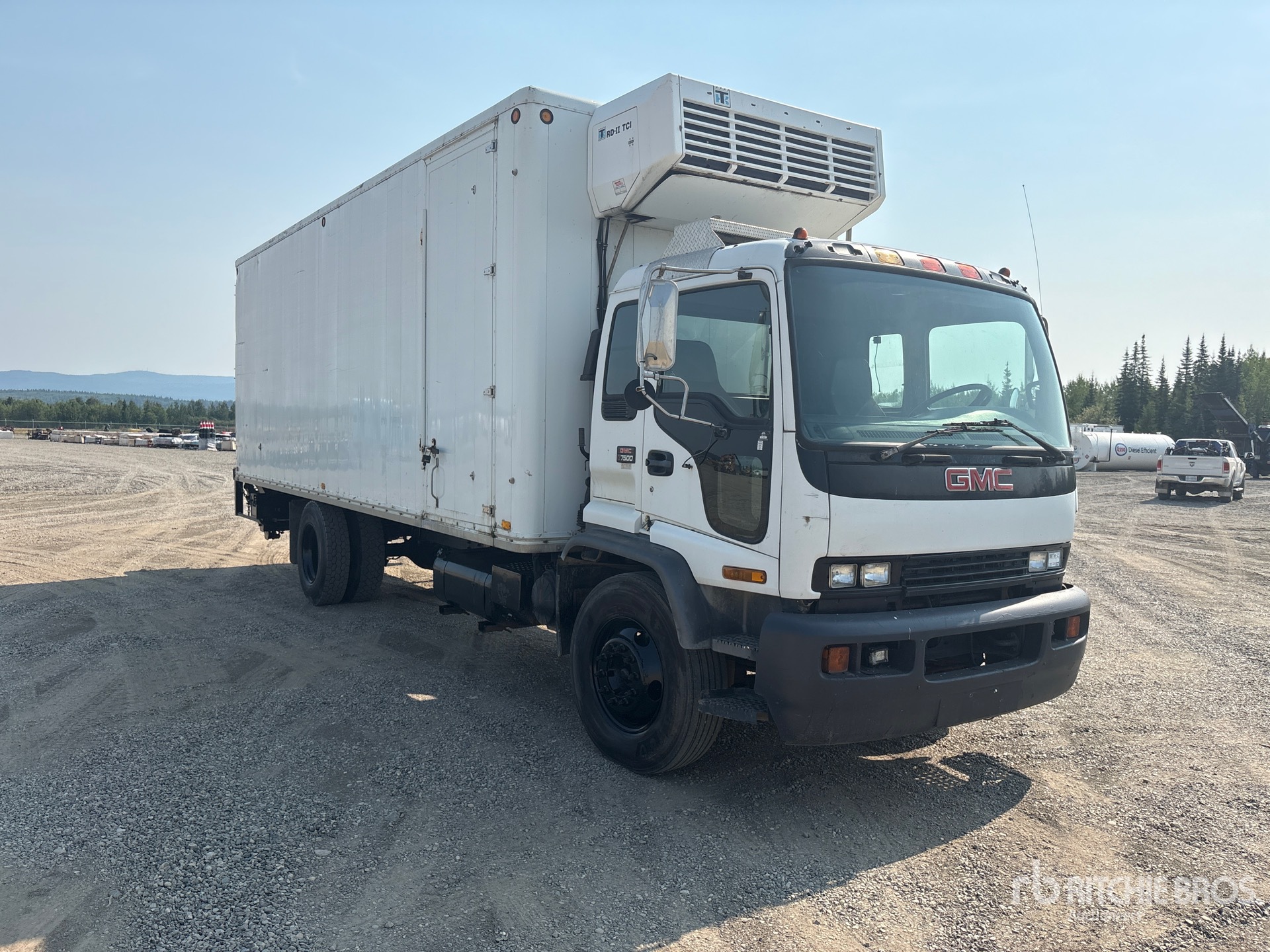 2001 GMC T7500