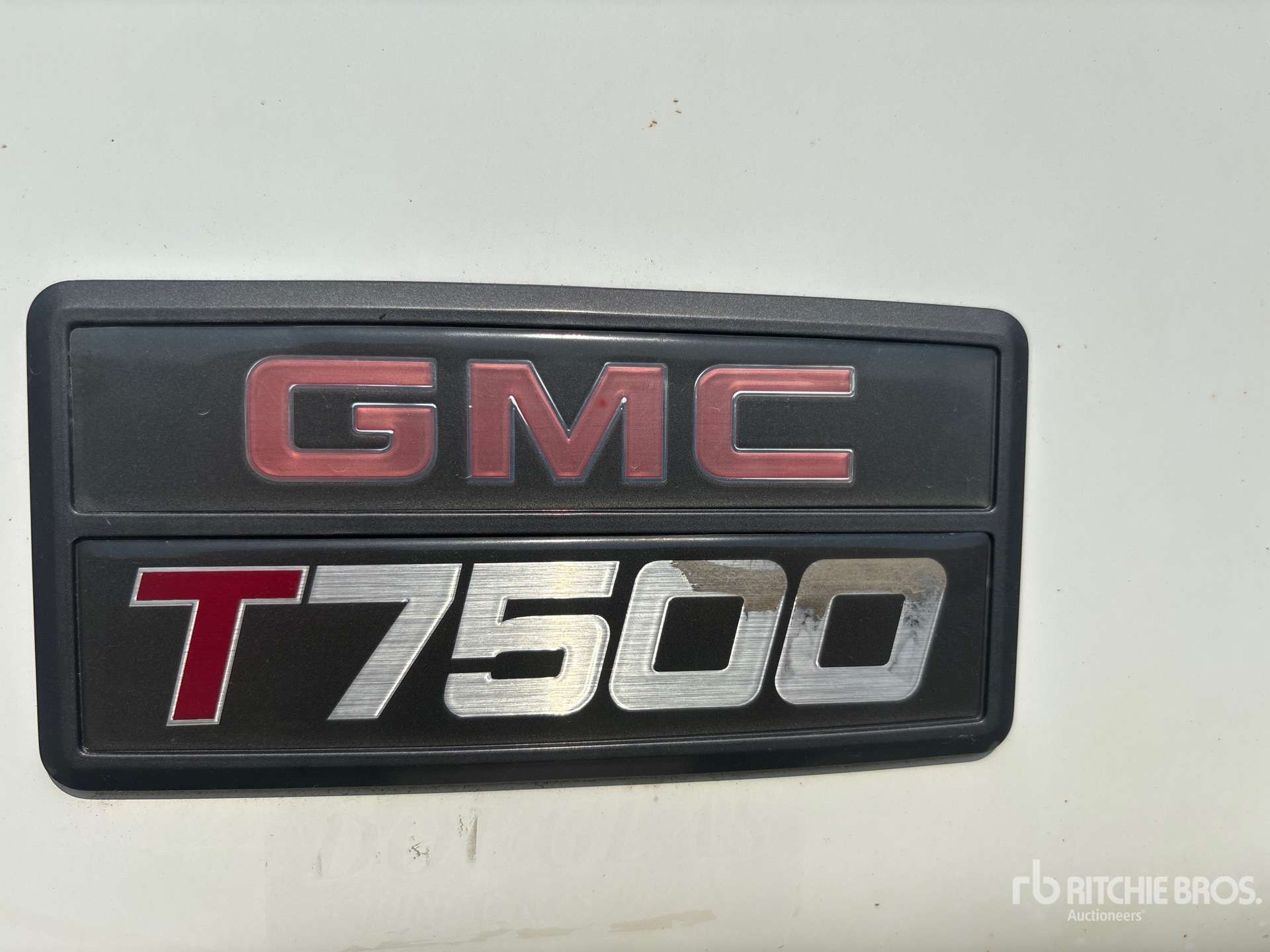 2001 GMC T7500