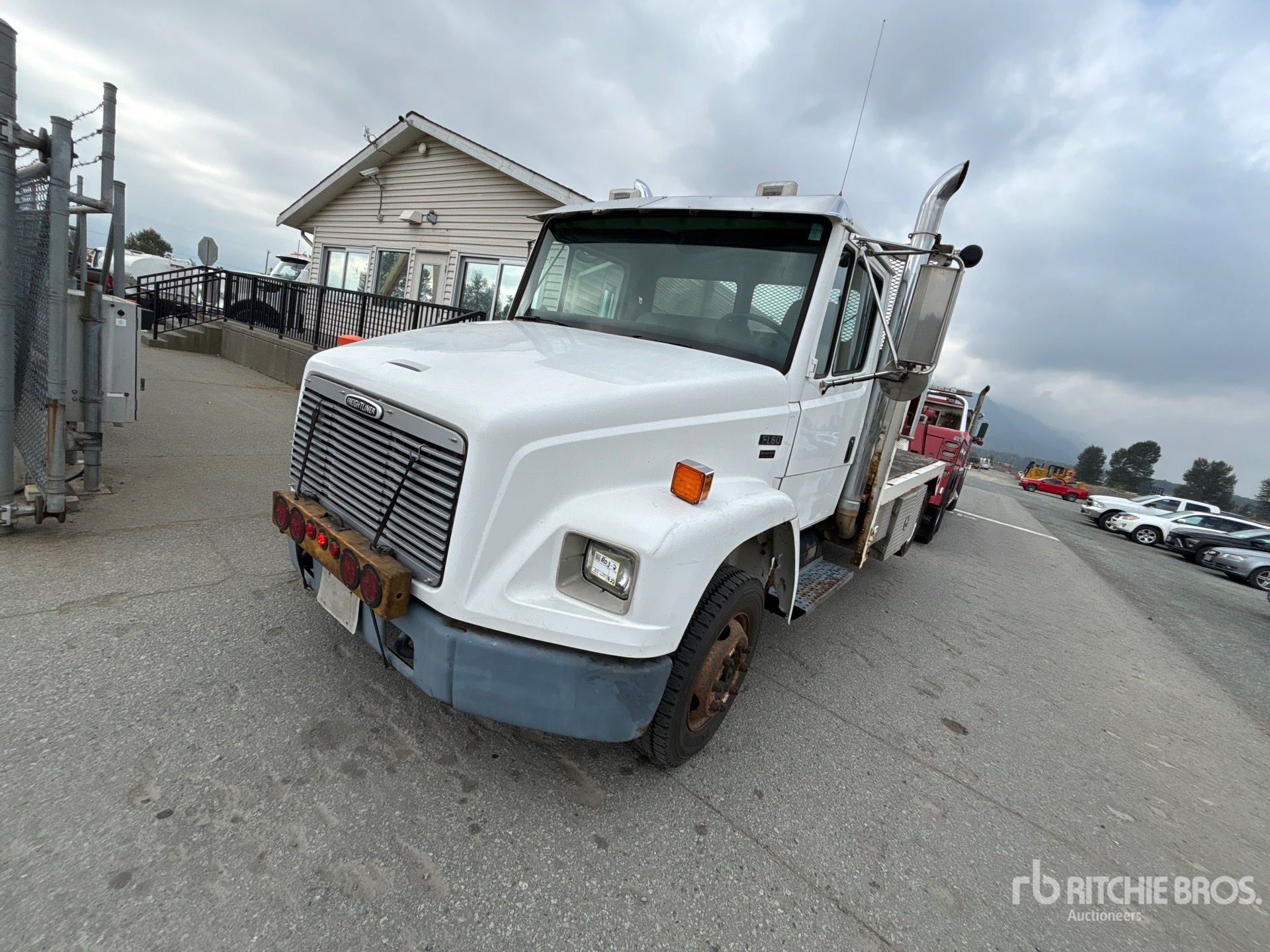 2002 Freightliner FL60