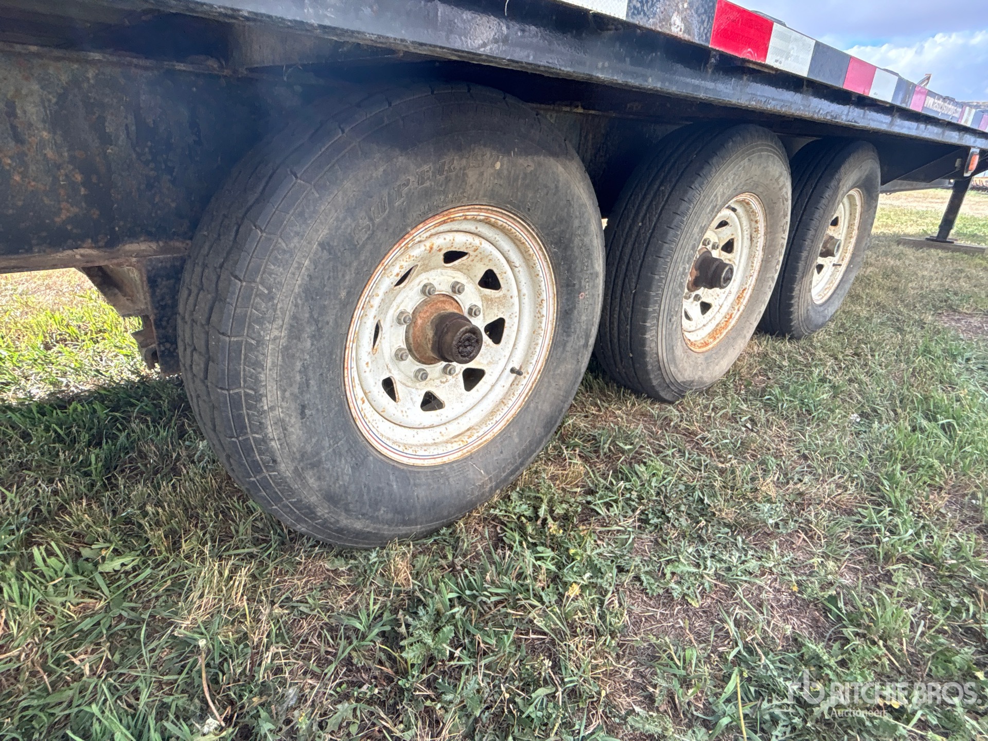 2011 Load Trail 24 ft Tri/A