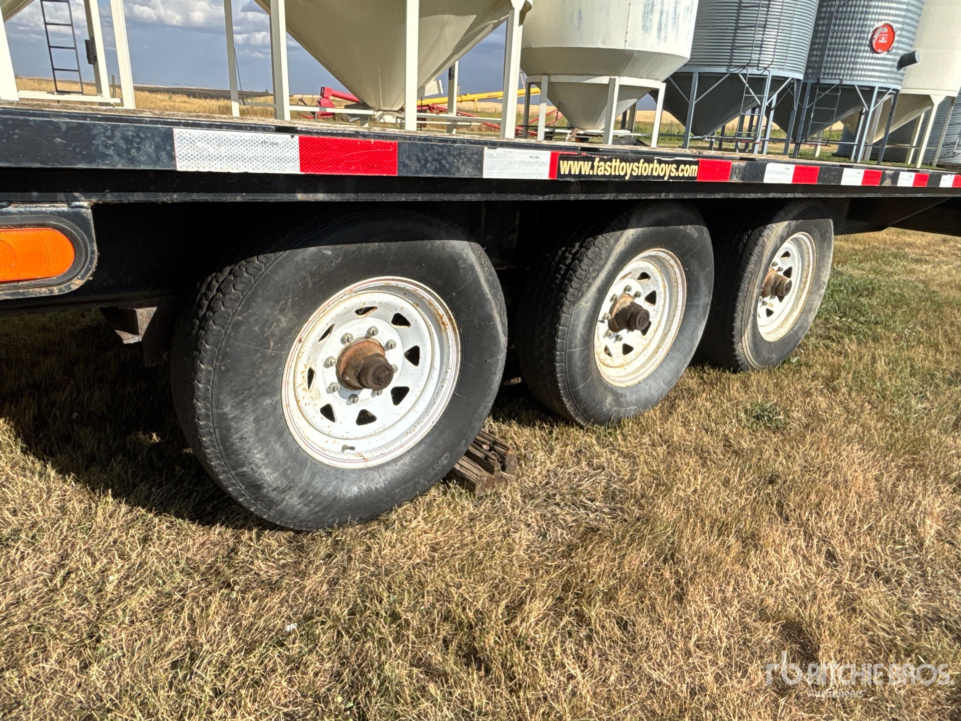 2011 Load Trail 24 ft Tri/A