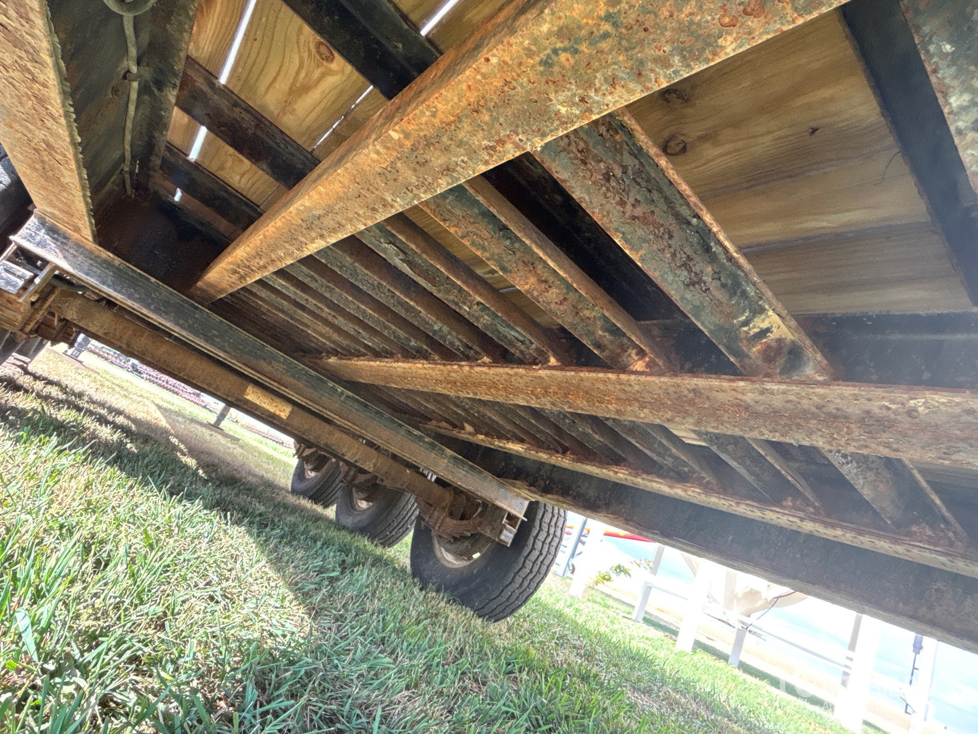 2011 Load Trail 24 ft Tri/A