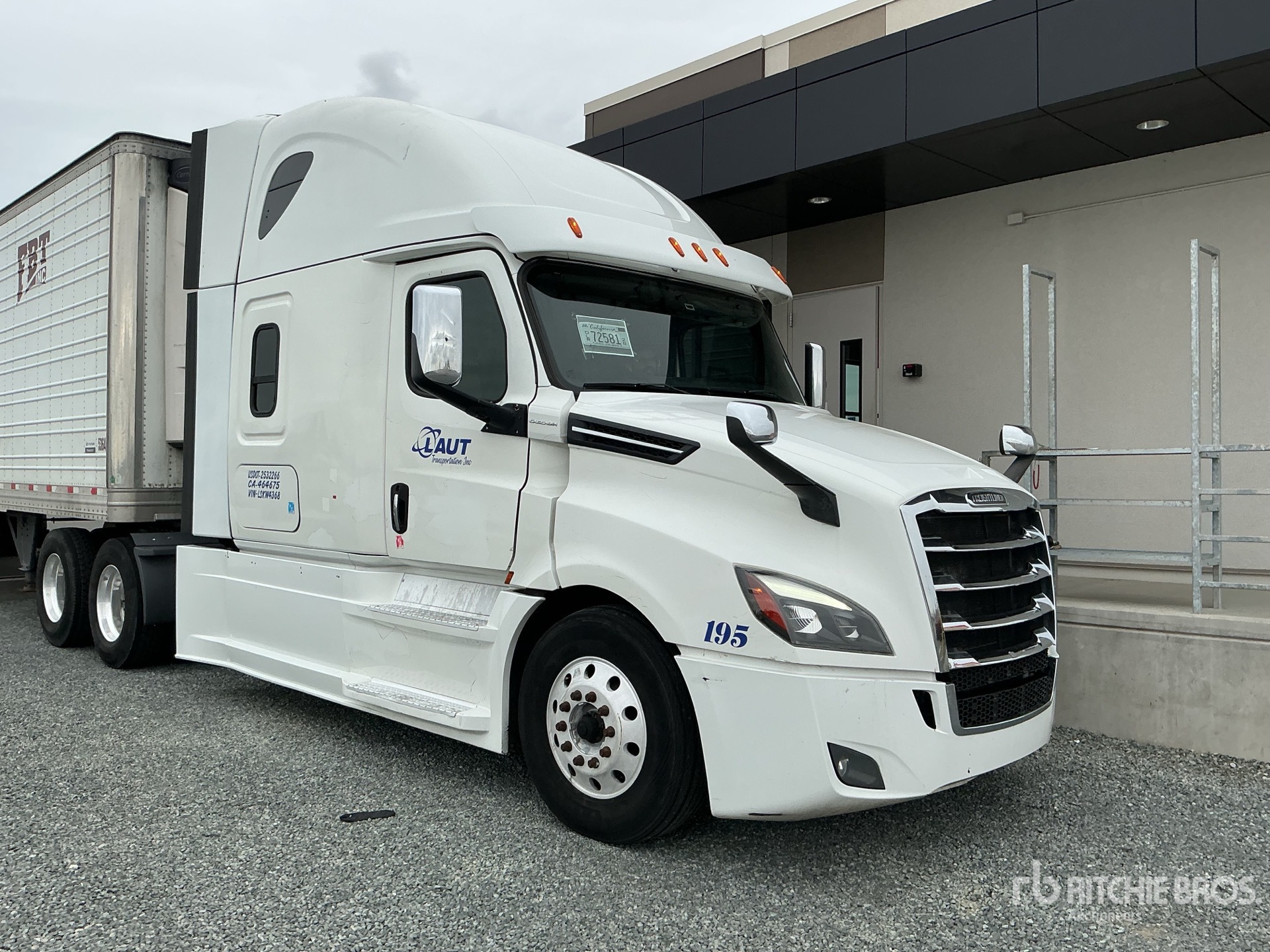 2020 Freightliner CASCADIA 126