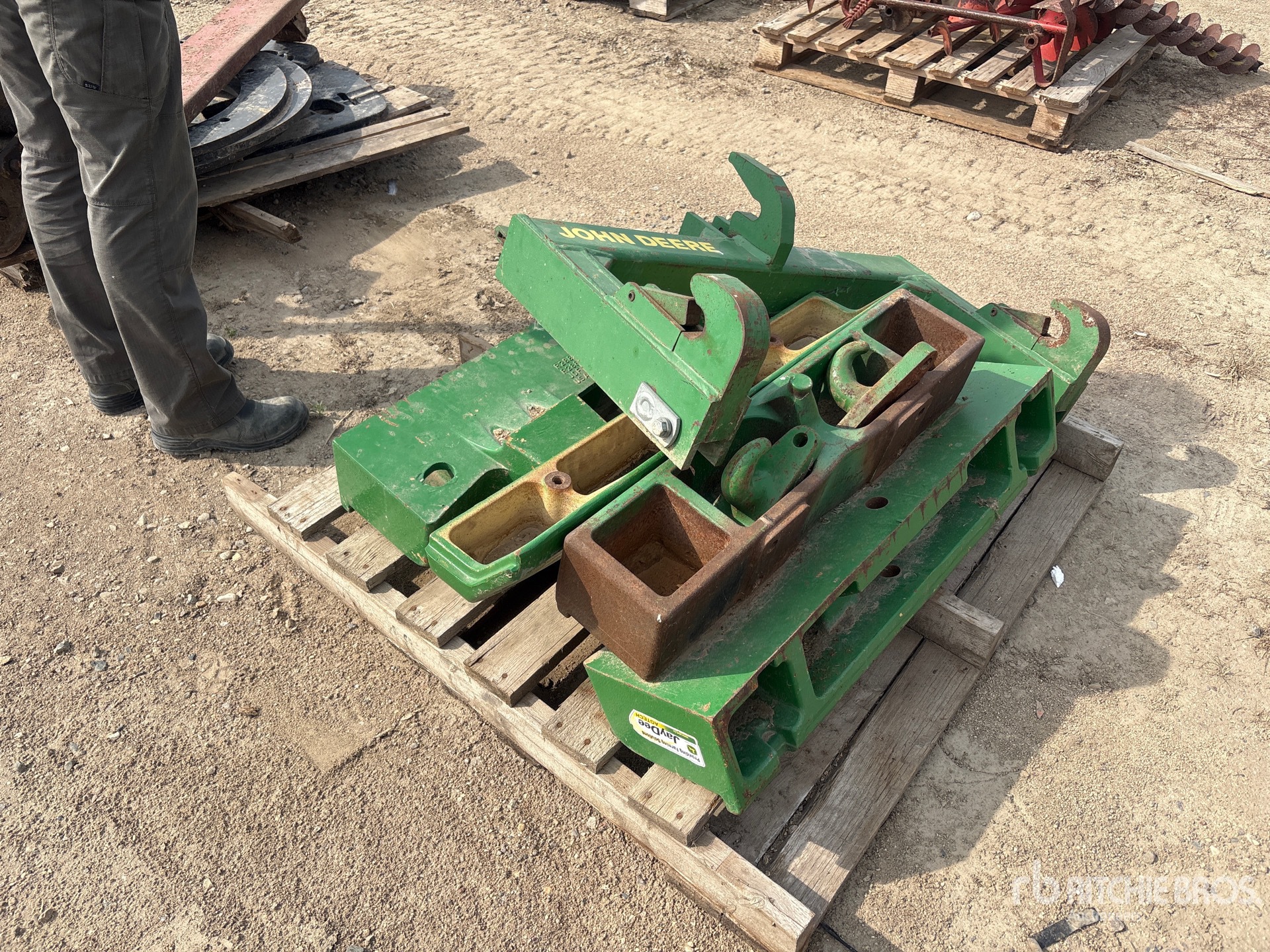 Photo of John Deere Mounting Bracket