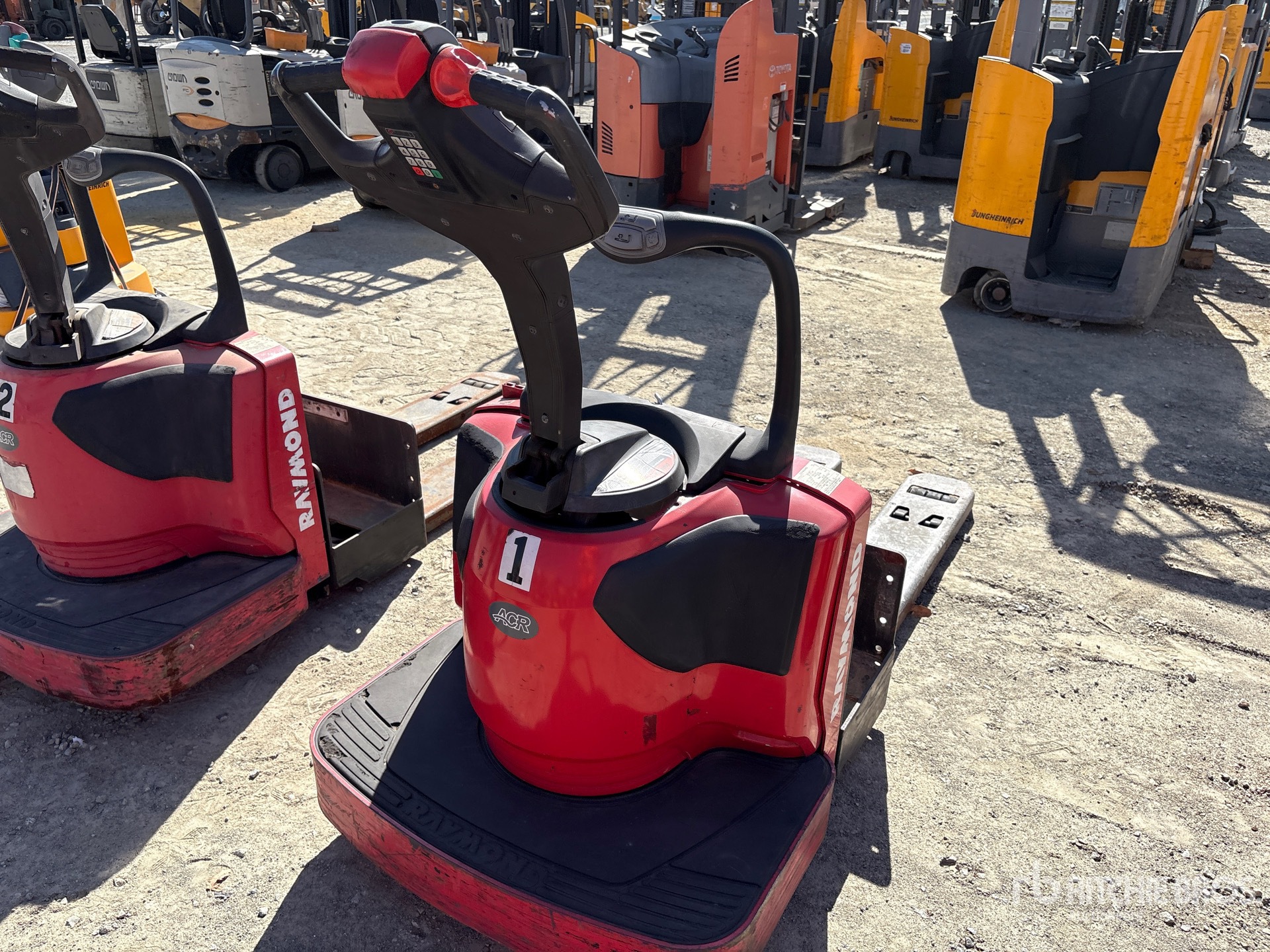 Raymond QUANTITY OF (2) 6000 LB ELECTRIC