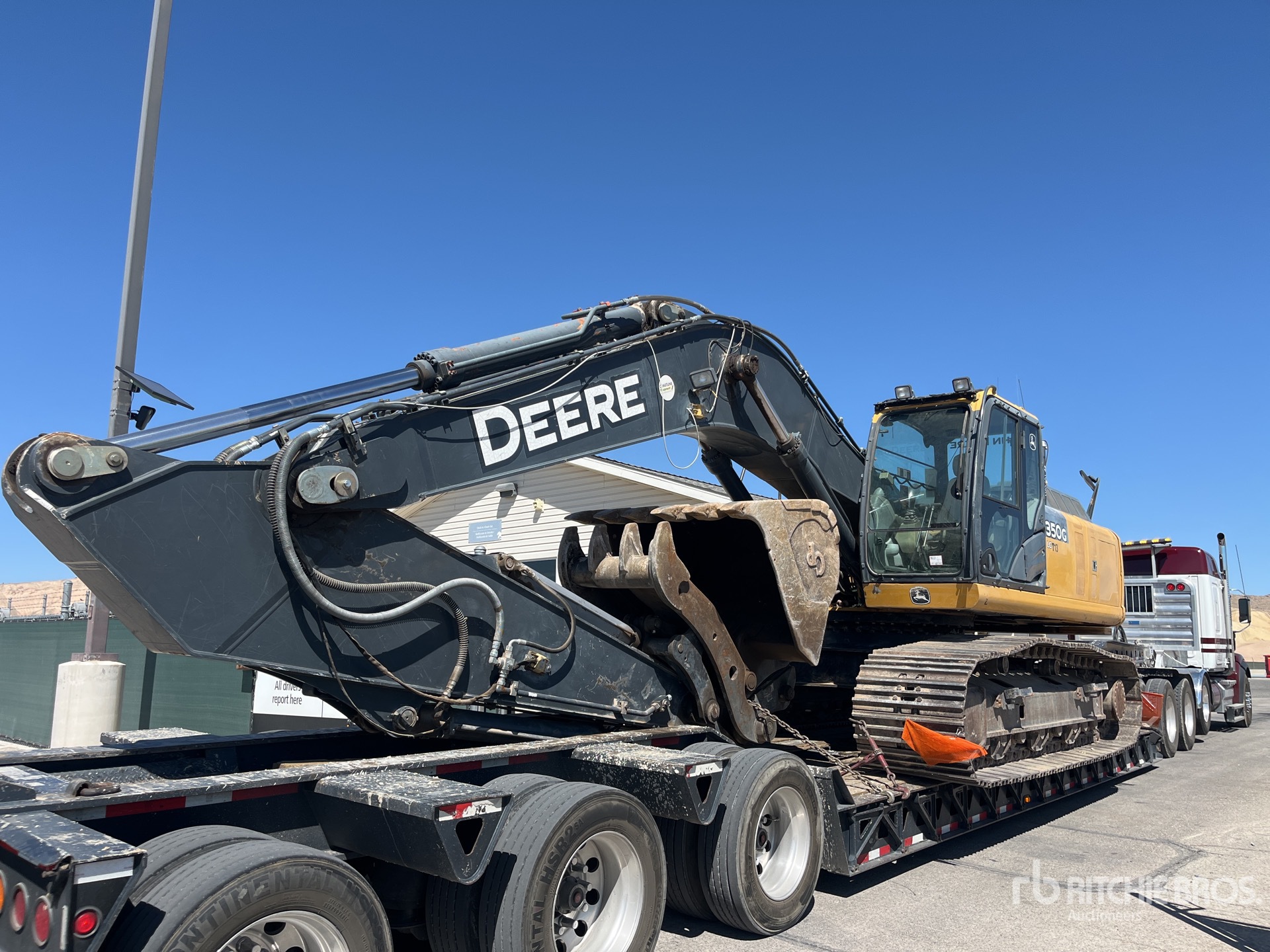 Photo of 2014 John Deere 350GLC