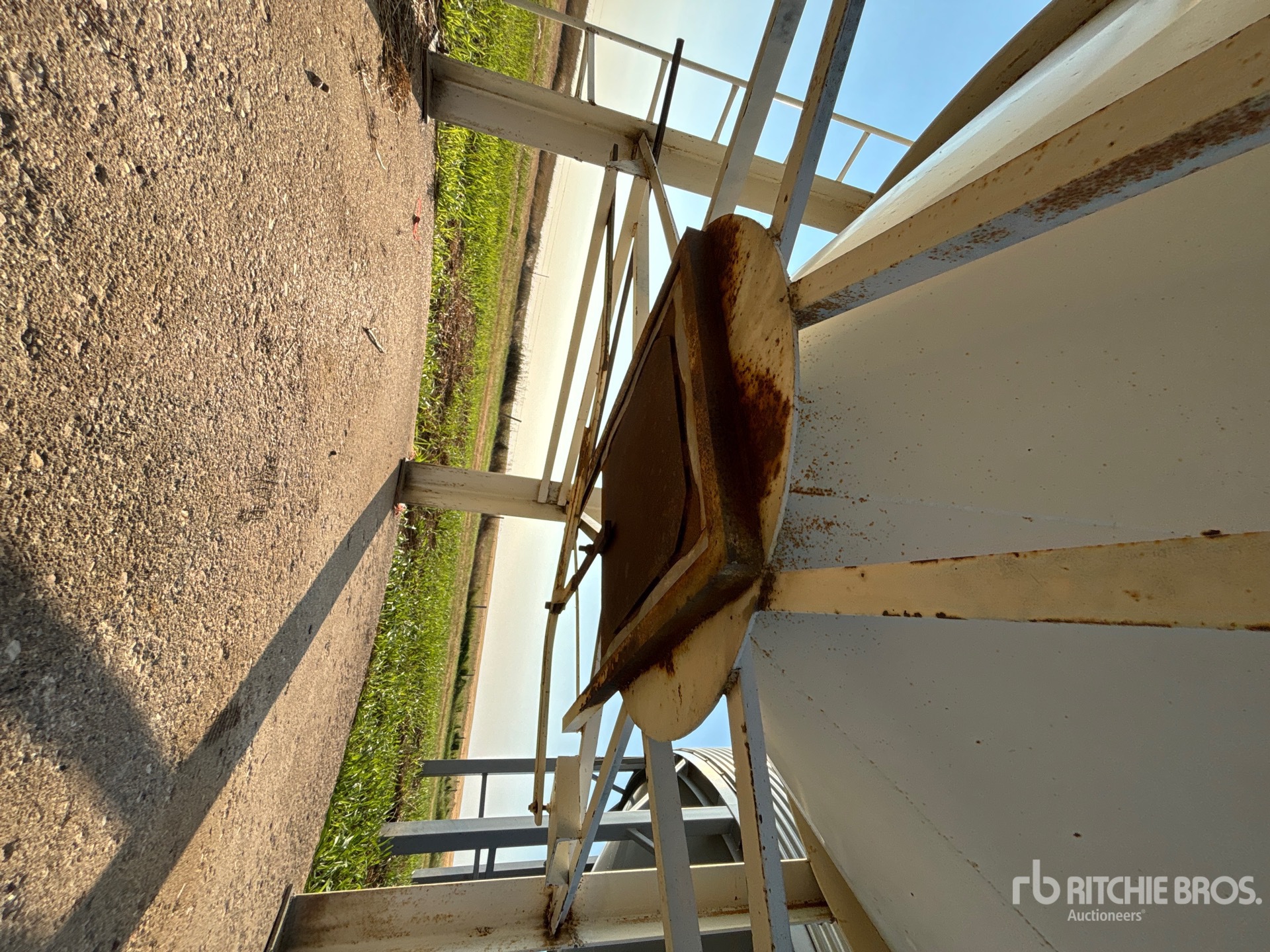 Wheatland +/- 900 bu Smooth Wall Hopper
