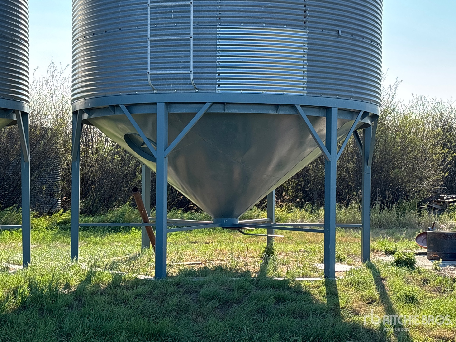 Westeel +/- 2200 bu 6 Ring Hopper