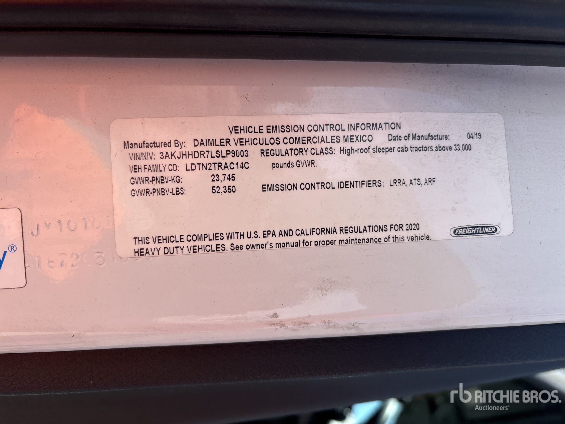 2020 Freightliner CASCADIA 126