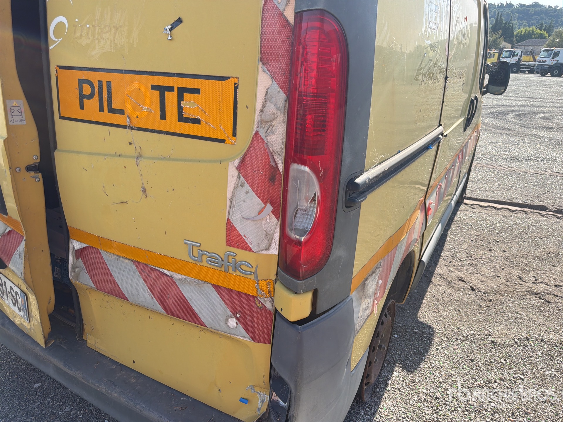 2010 Renault TRAFIC DCI150