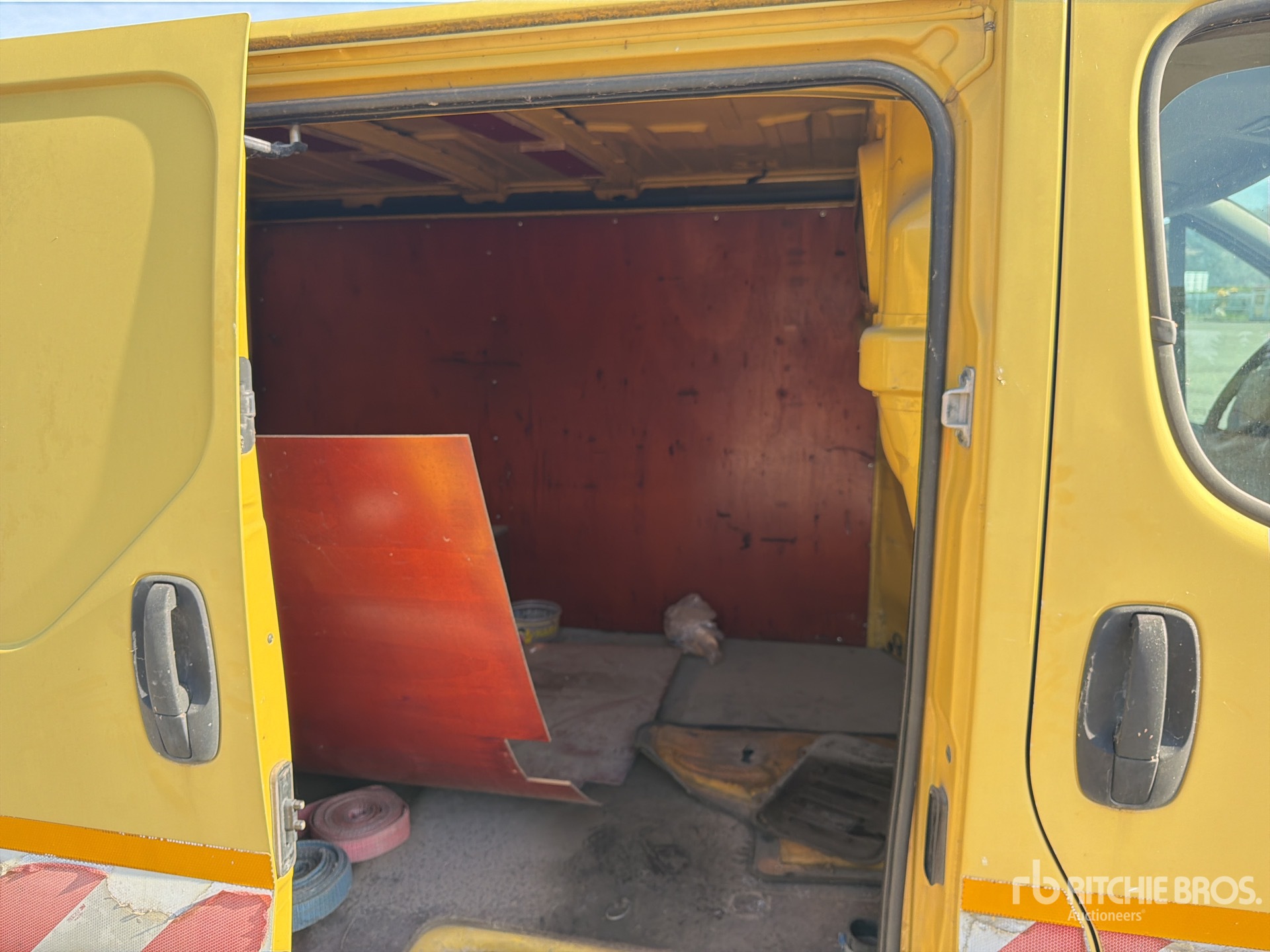 2010 Renault TRAFIC DCI150