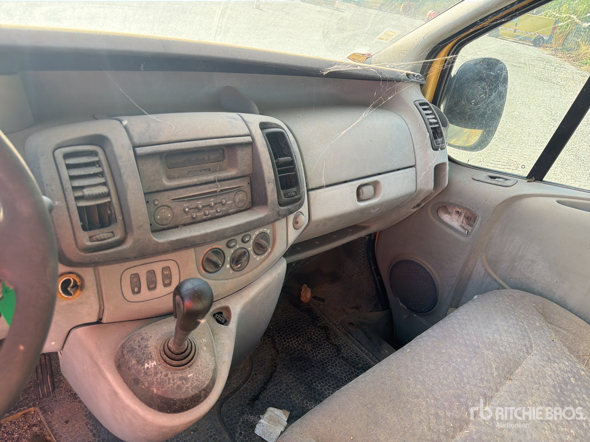2010 Renault TRAFIC DCI150