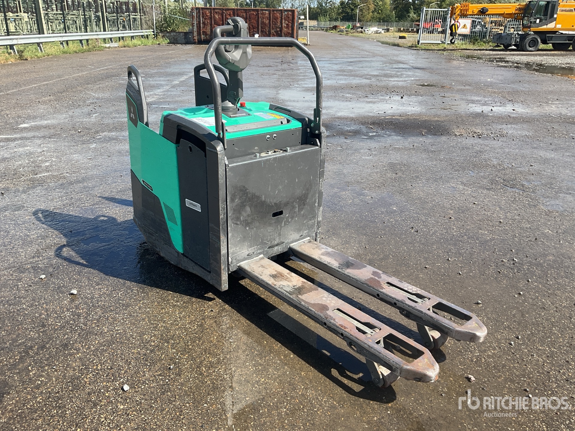2022 Mitsubishi PBF20N3R