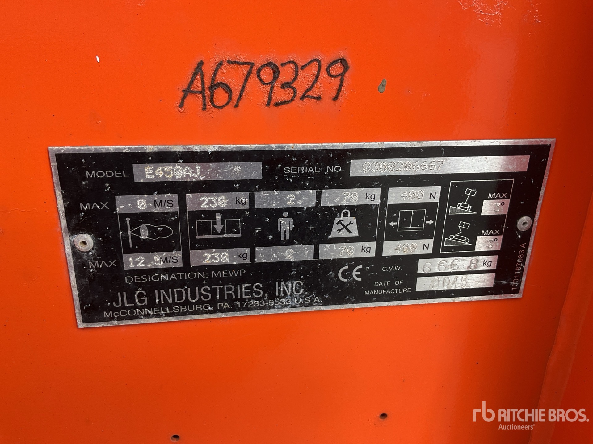 2015 JLG E450AJ