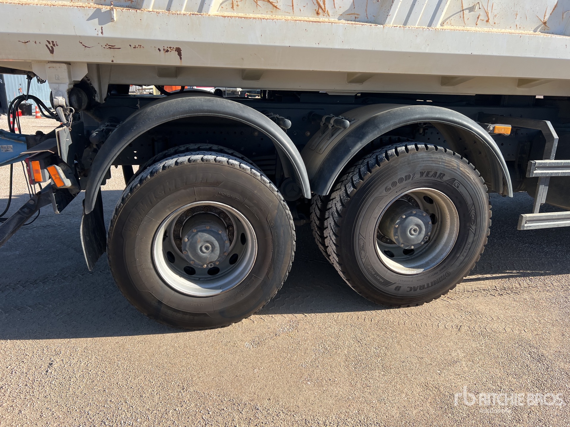 2004 Mercedes-Benz ACTROS 3336