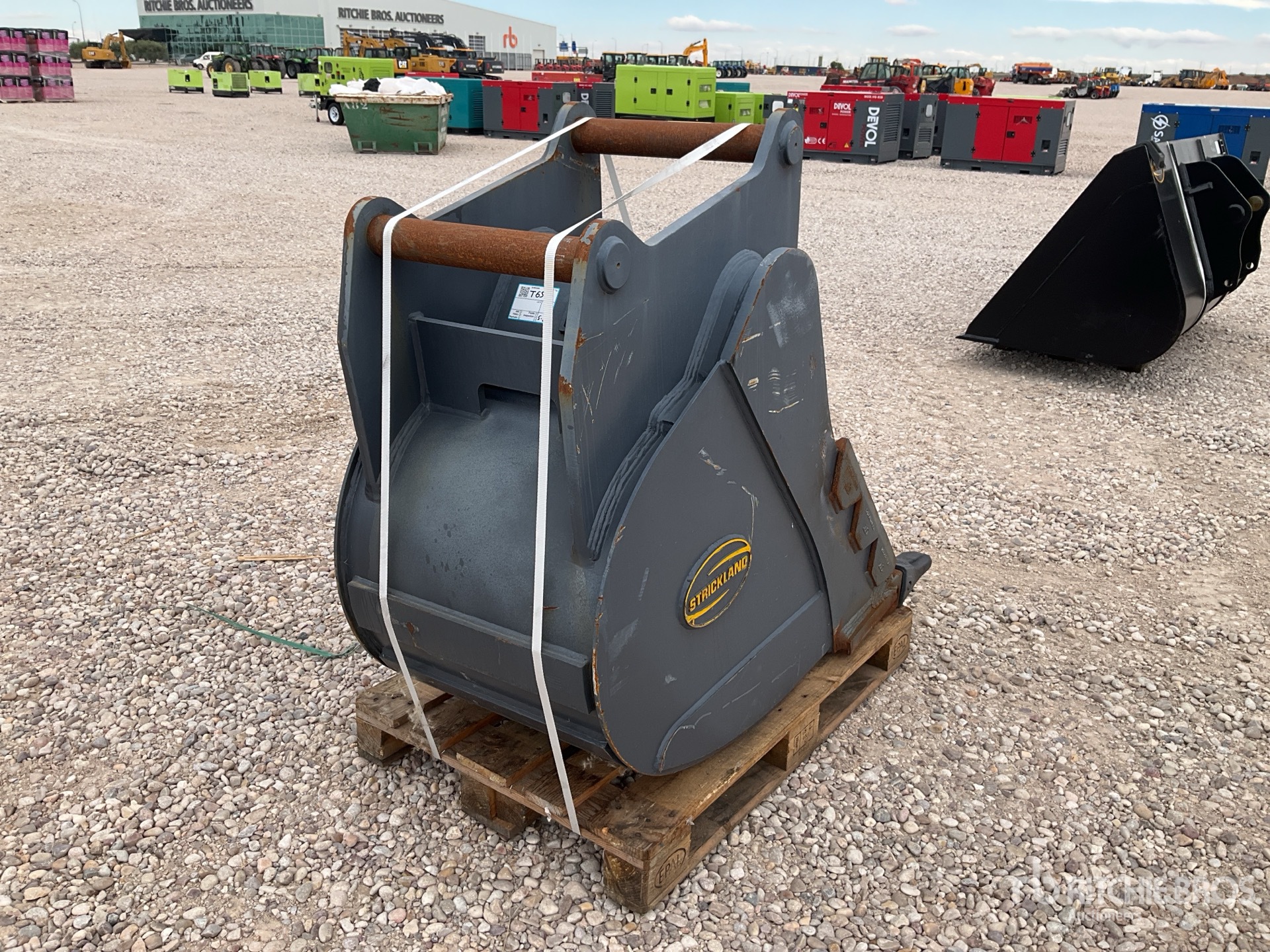 Strickland 30 IN TRENCH - FITS 21TON
