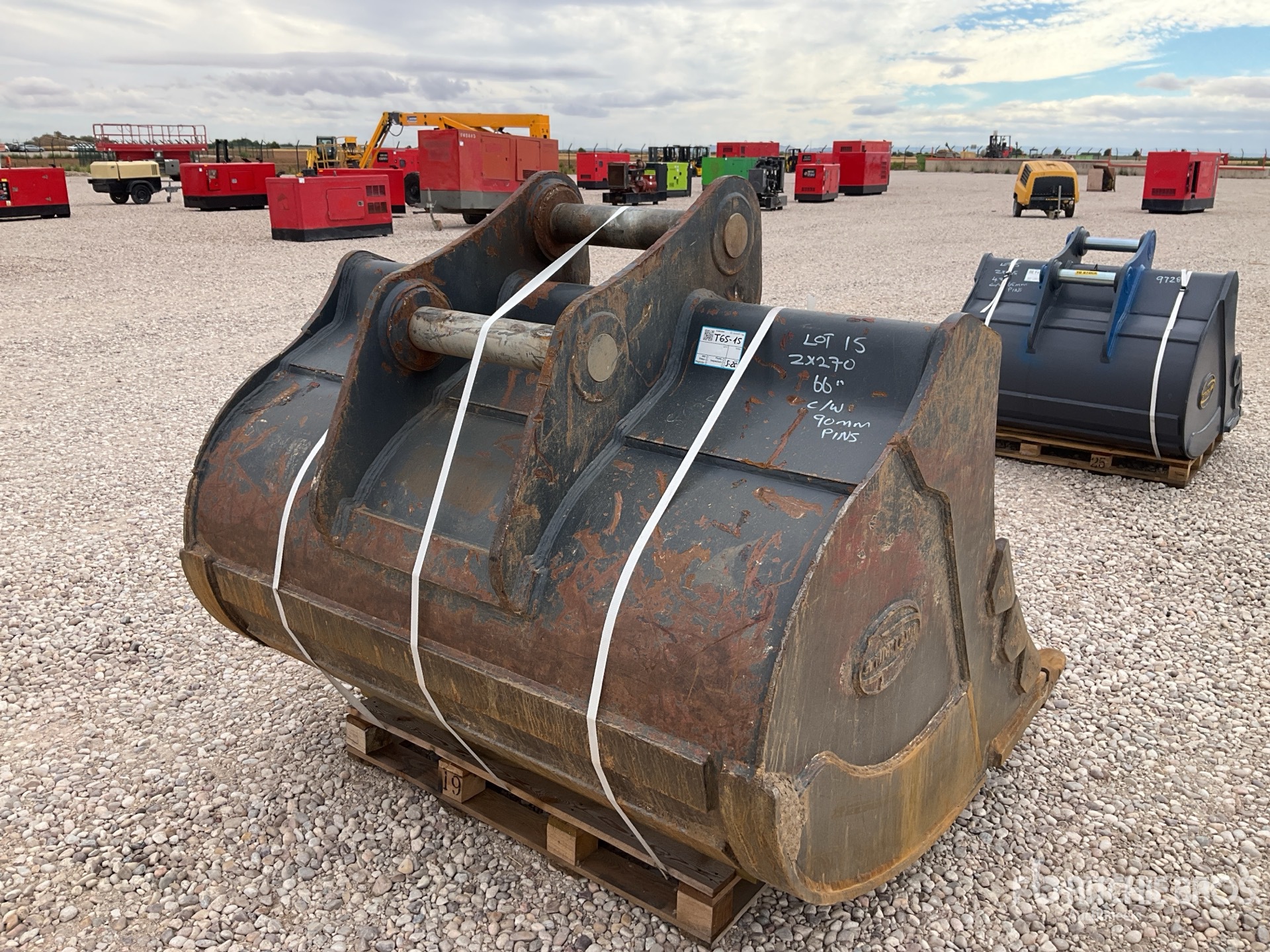 Strickland 66 IN LOADING - FITS HITACHI ZX270