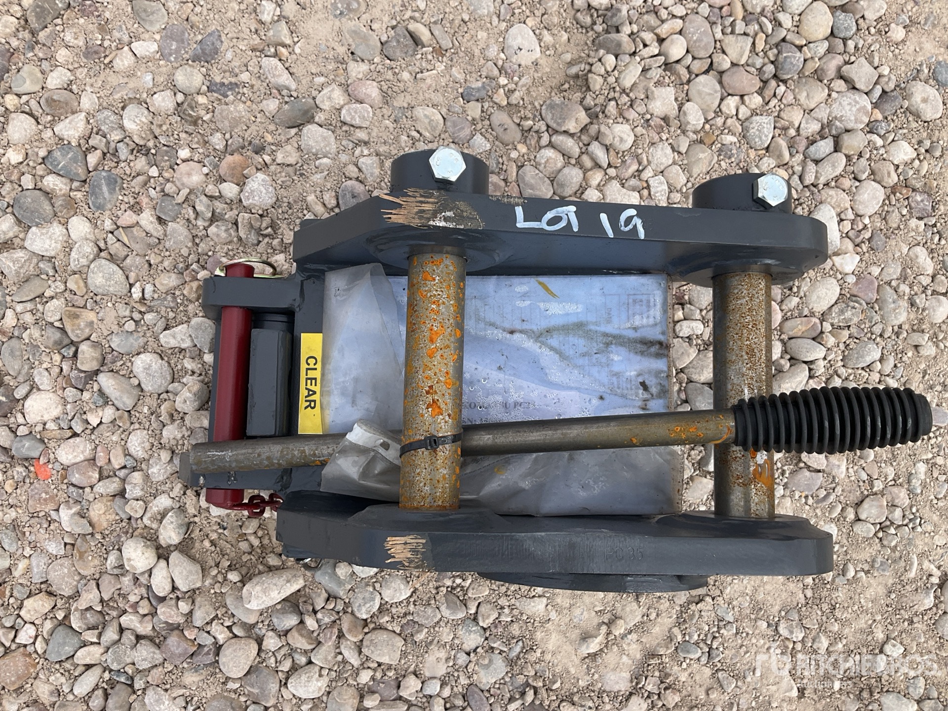 Strickland EXCAVATOR HITCH - FITS KOMATSU PC35