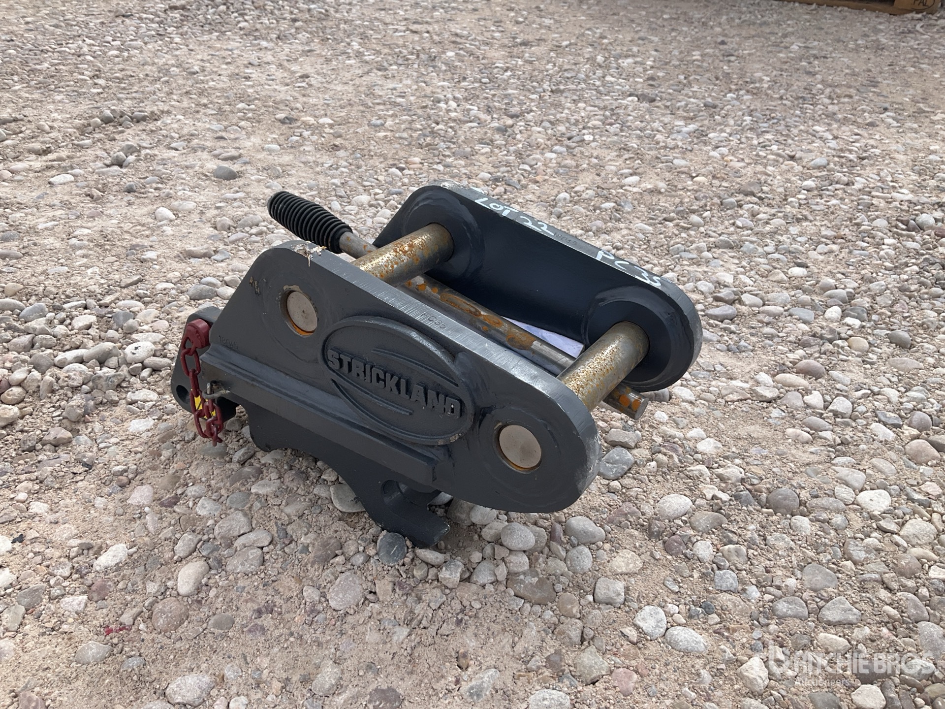 Photo of Strickland Excavator Hitch - Fits Komatsu PC35
