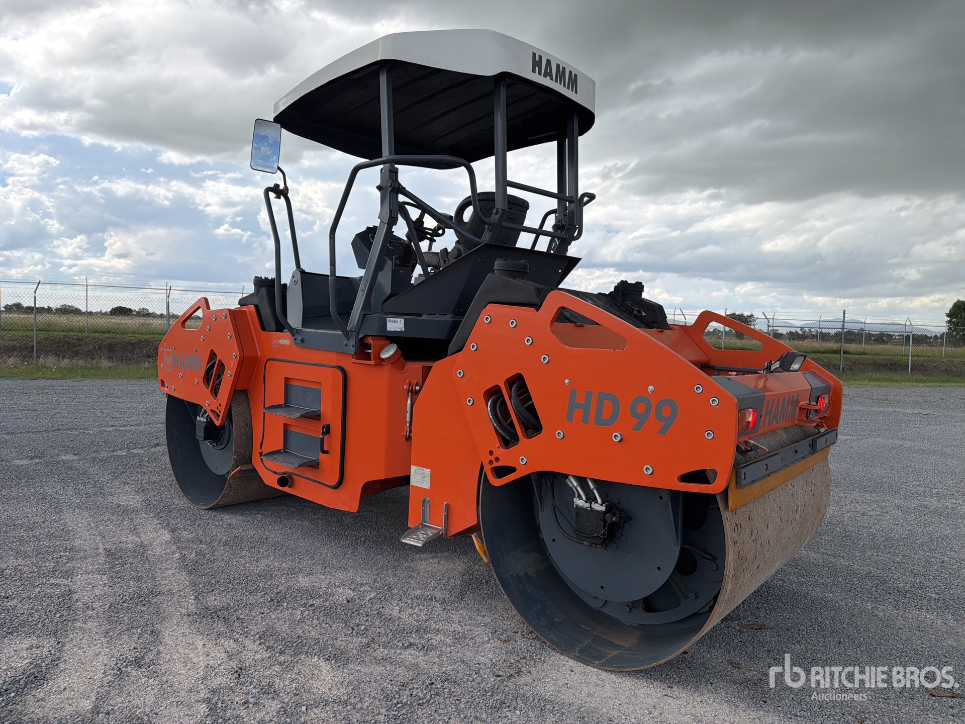 2018 Hamm HD99