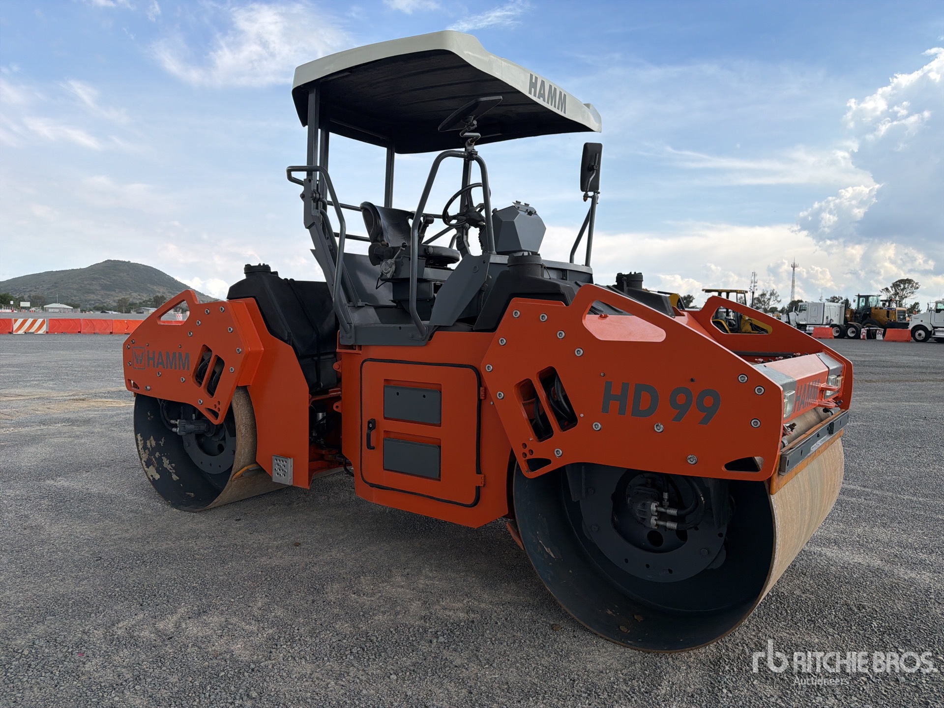 2018 Hamm HD99