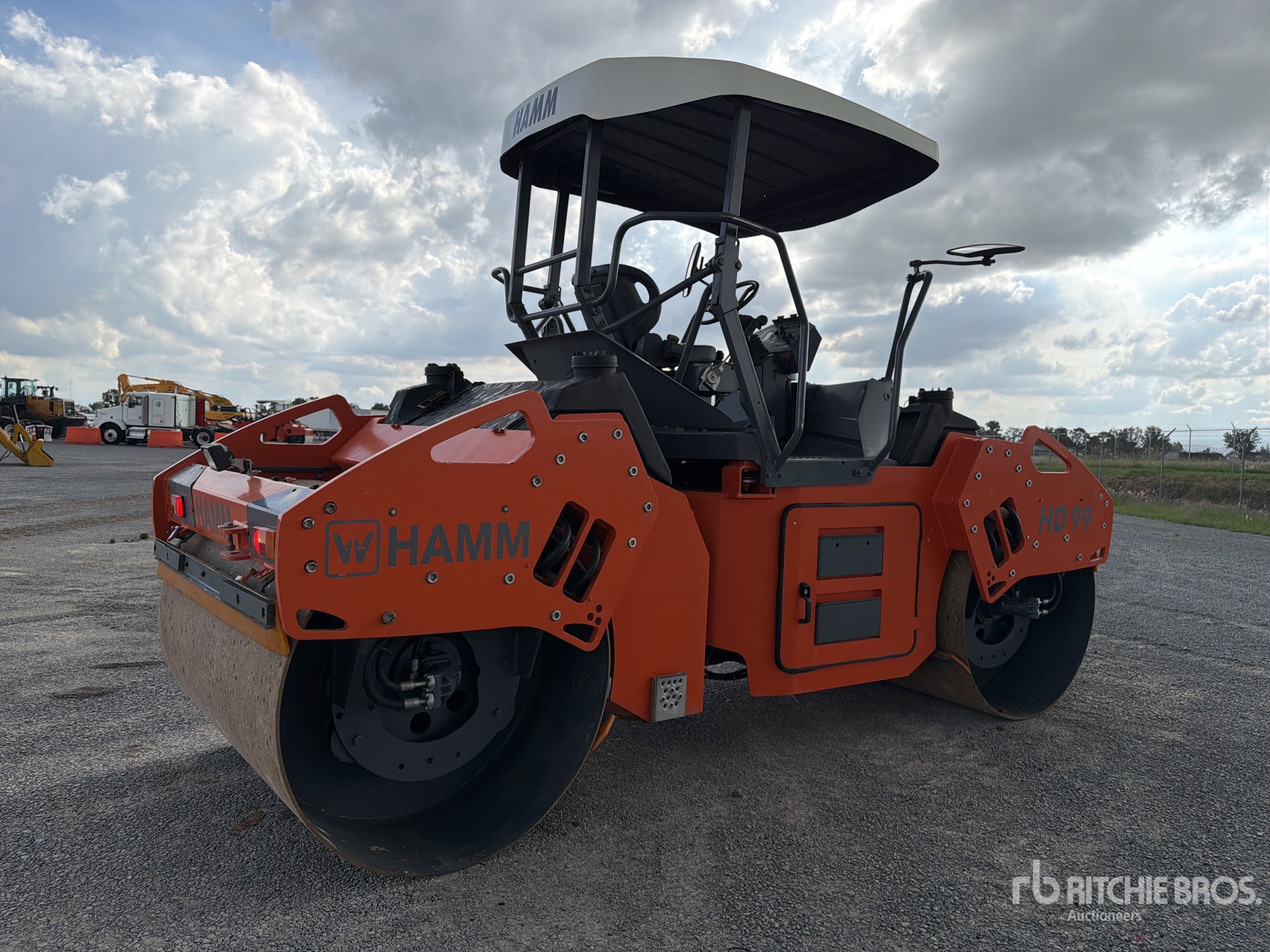 2018 Hamm HD99