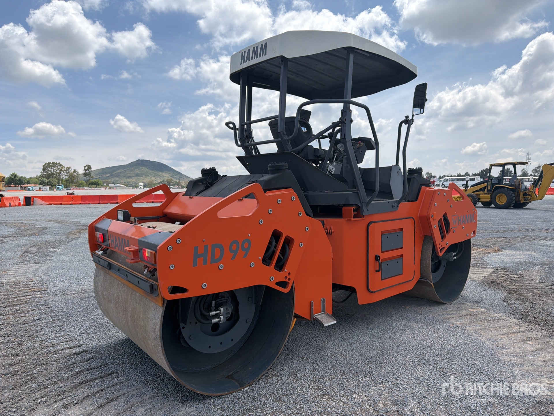 2018 Hamm HD99