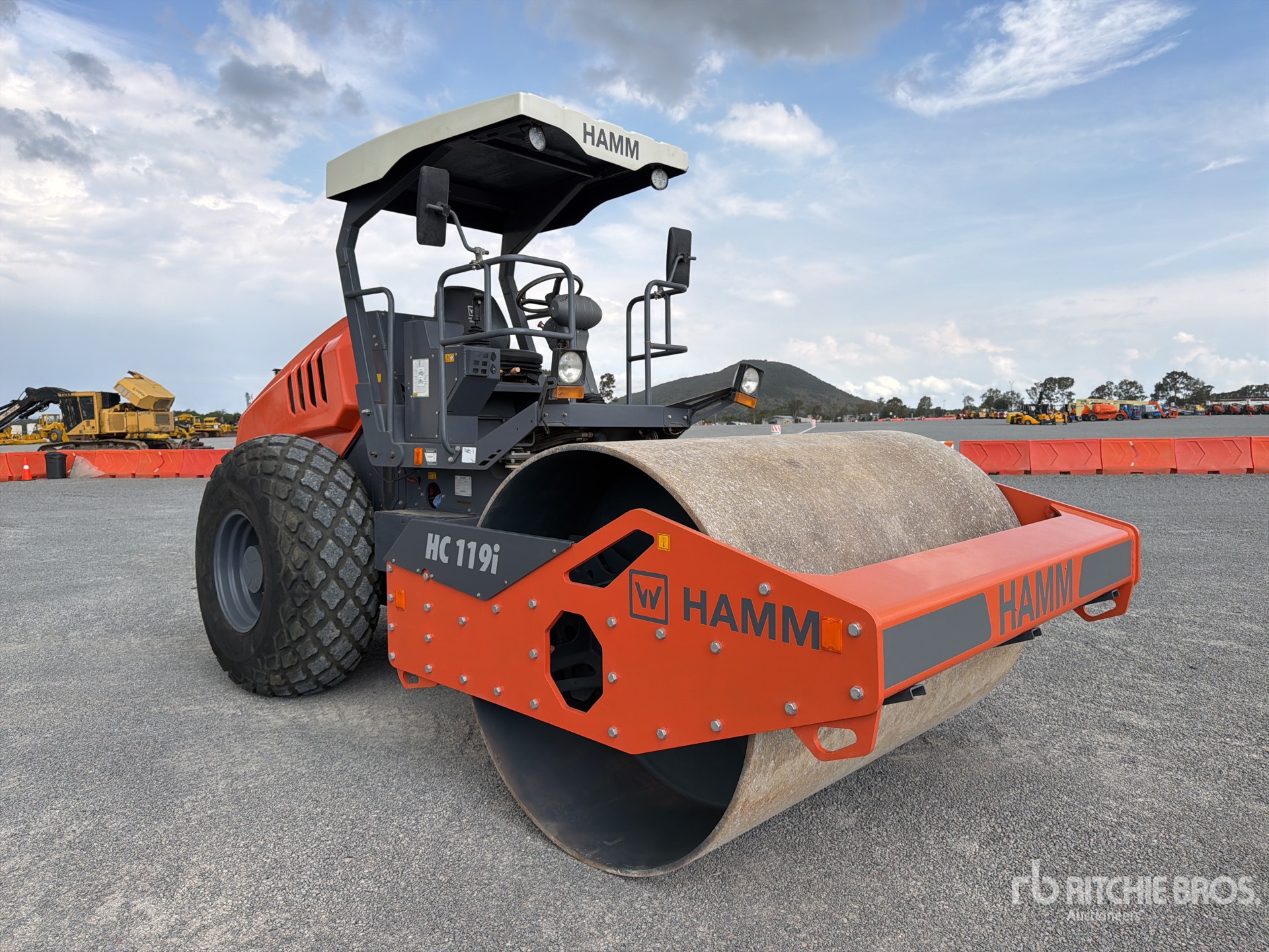 2024 Hamm HC119I