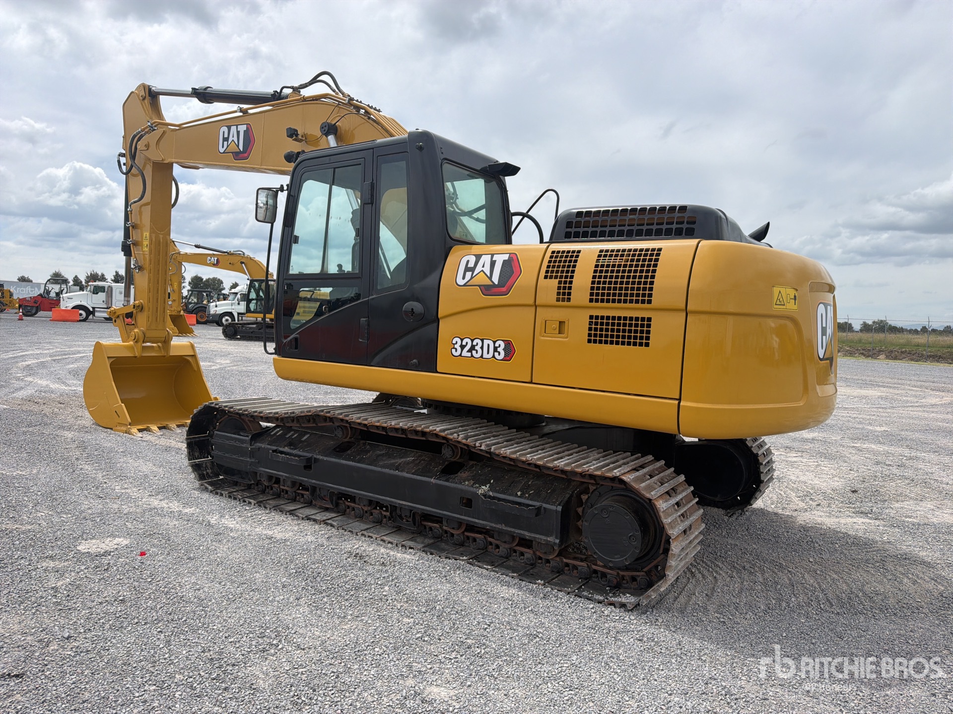 2022 Caterpillar 323D III