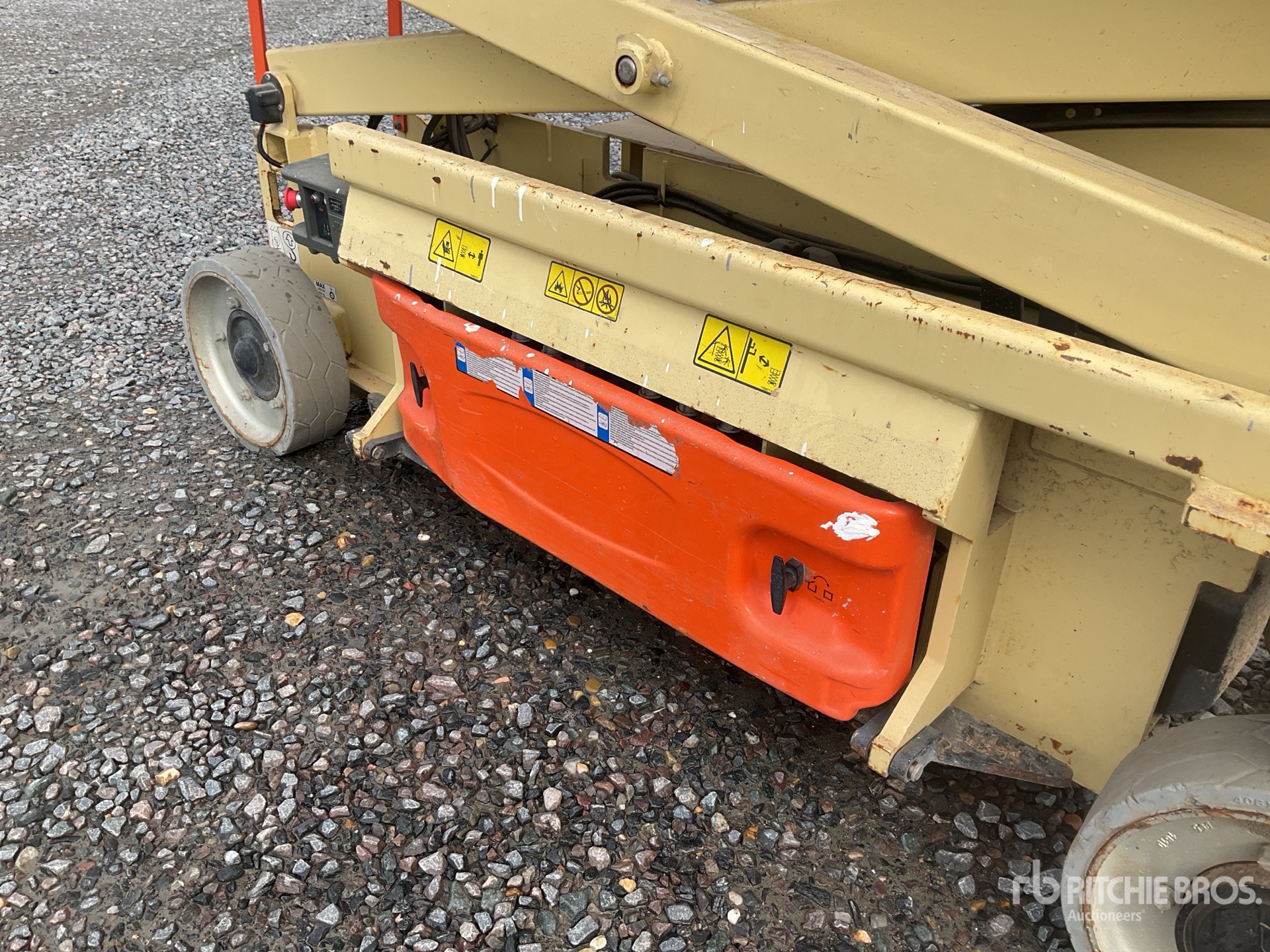 2017 JLG 2632ES