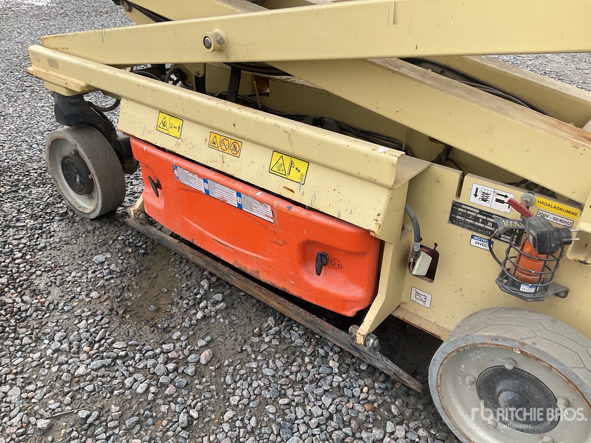 2017 JLG 2632ES
