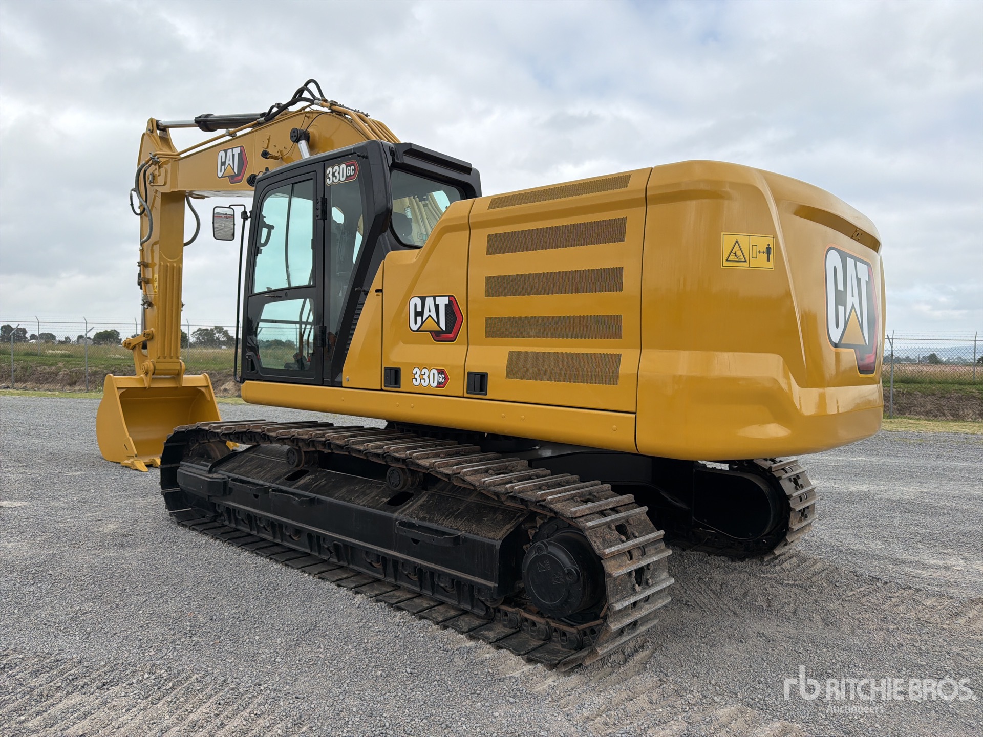 2024 Caterpillar 330 GC