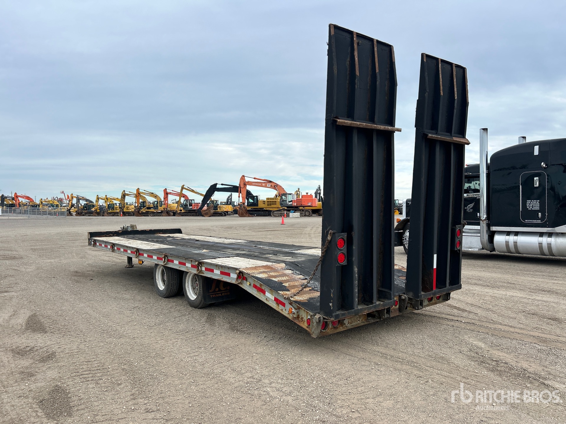 2005 J C Trailers 29 ft T/A