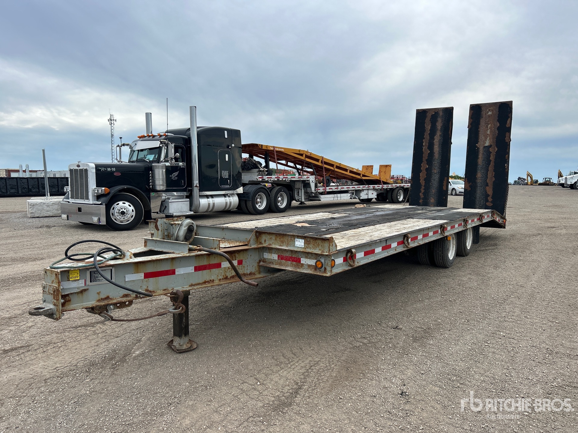 2005 J C Trailers 29 ft T/A