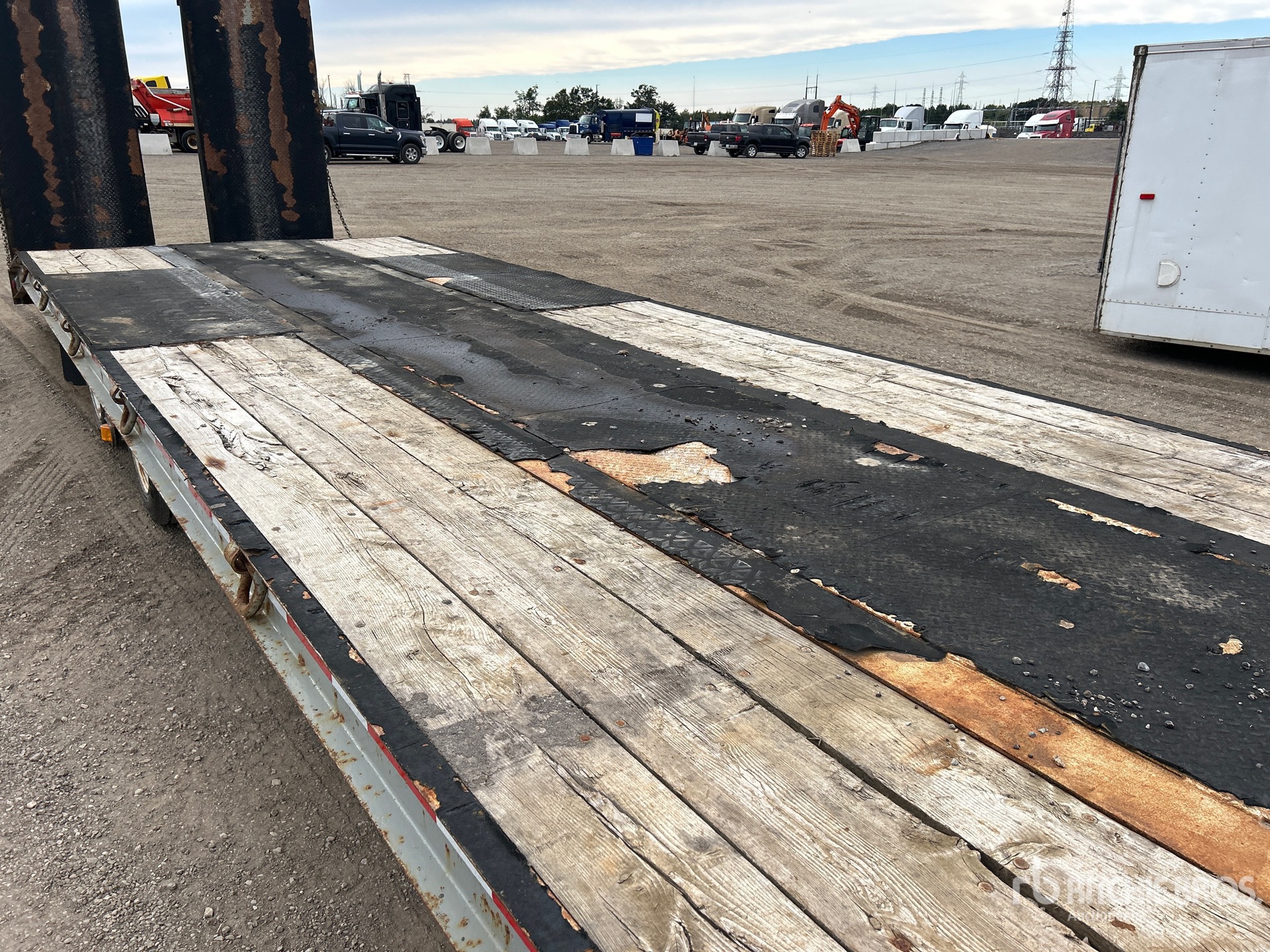 2005 J C Trailers 29 ft T/A