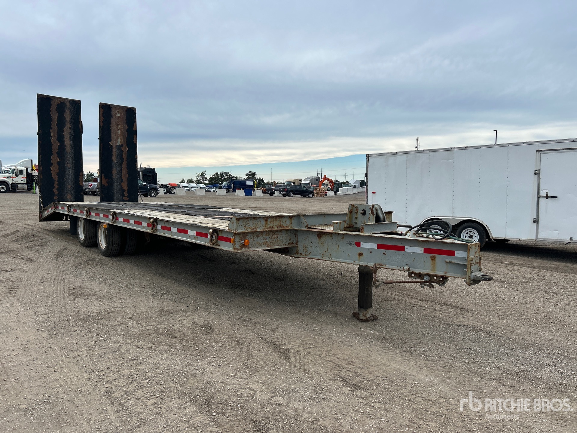 2005 J C Trailers 29 ft T/A