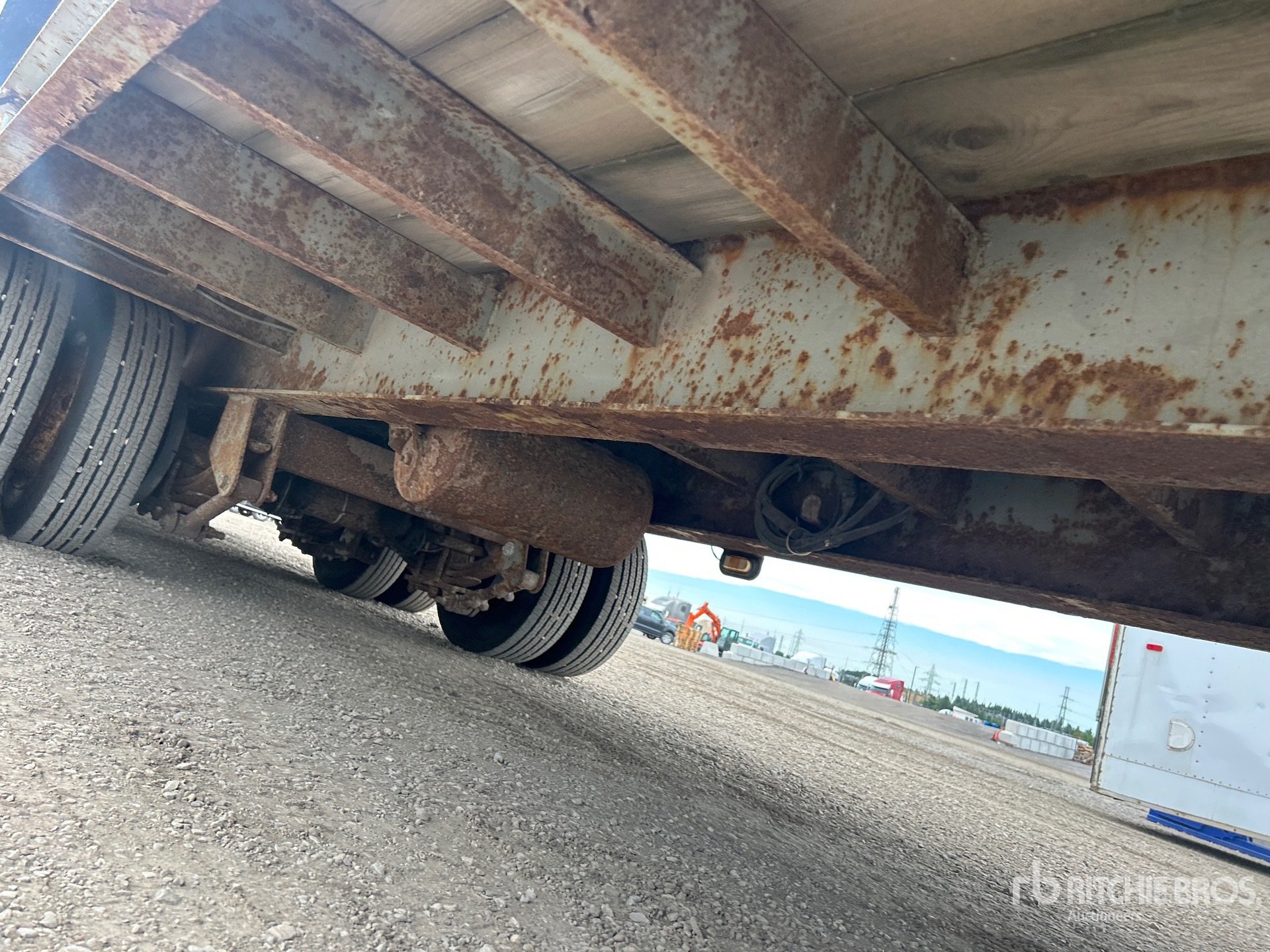 2005 J C Trailers 29 ft T/A